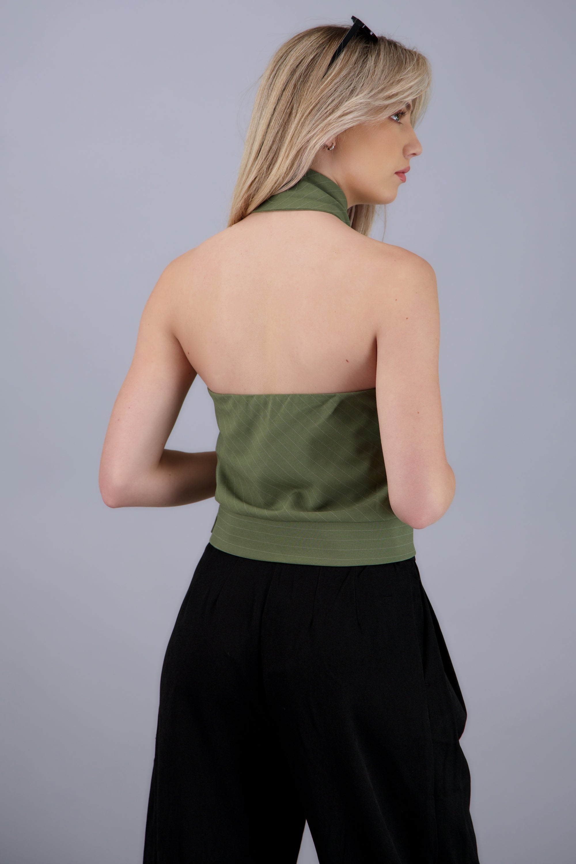 Blusa halter de rayas con corbata OLIVO