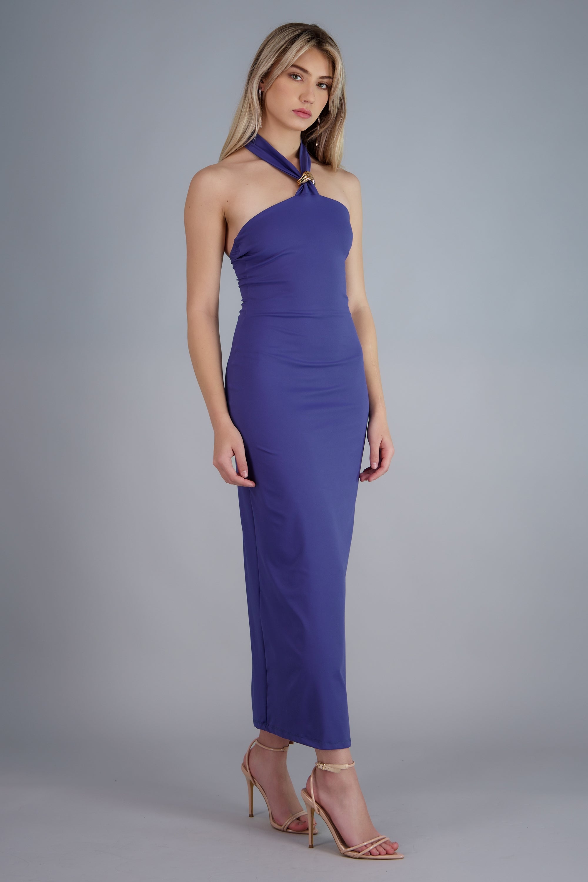 Vestido maxi halter con detalle de aro INDIGO