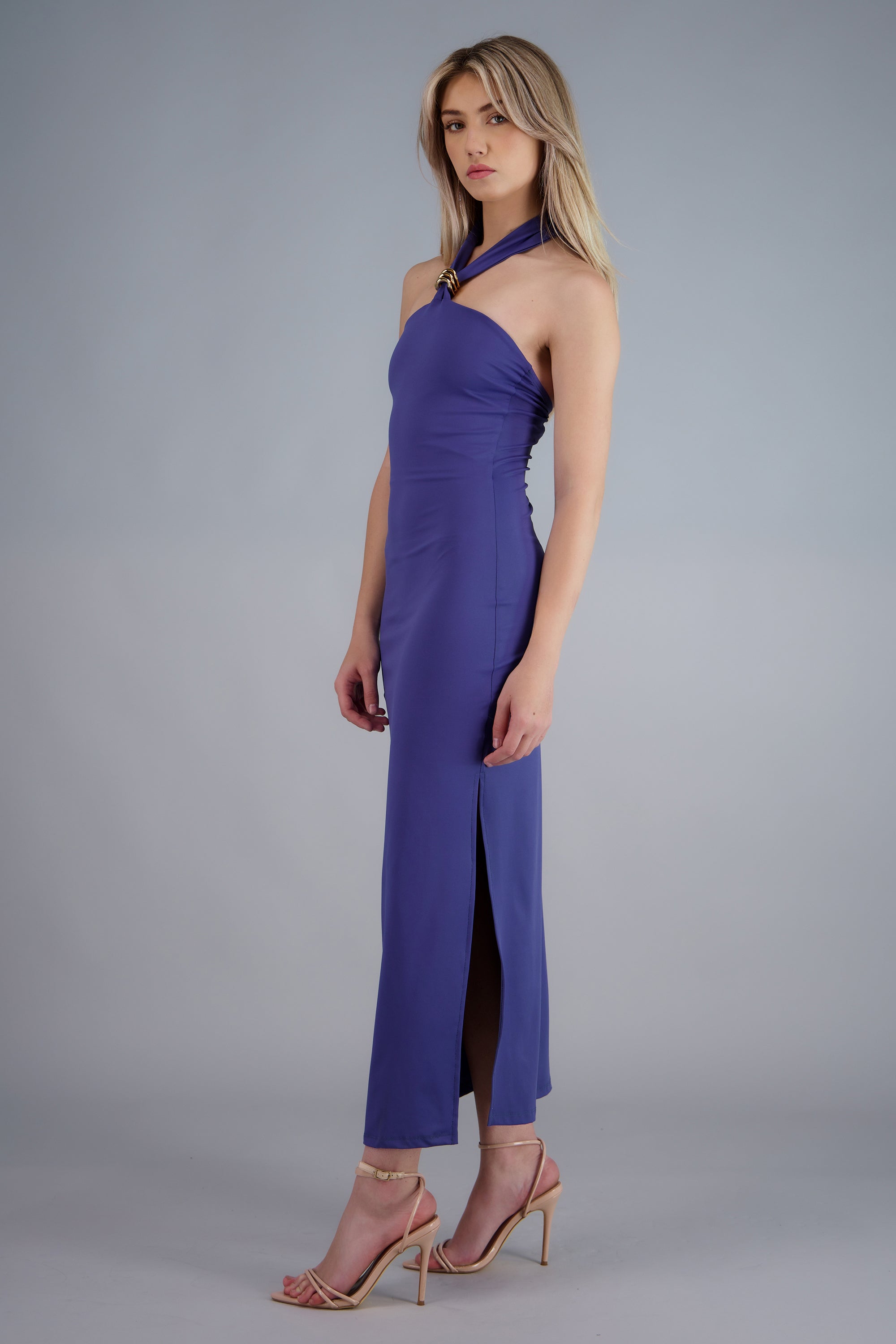Vestido maxi halter con detalle de aro INDIGO