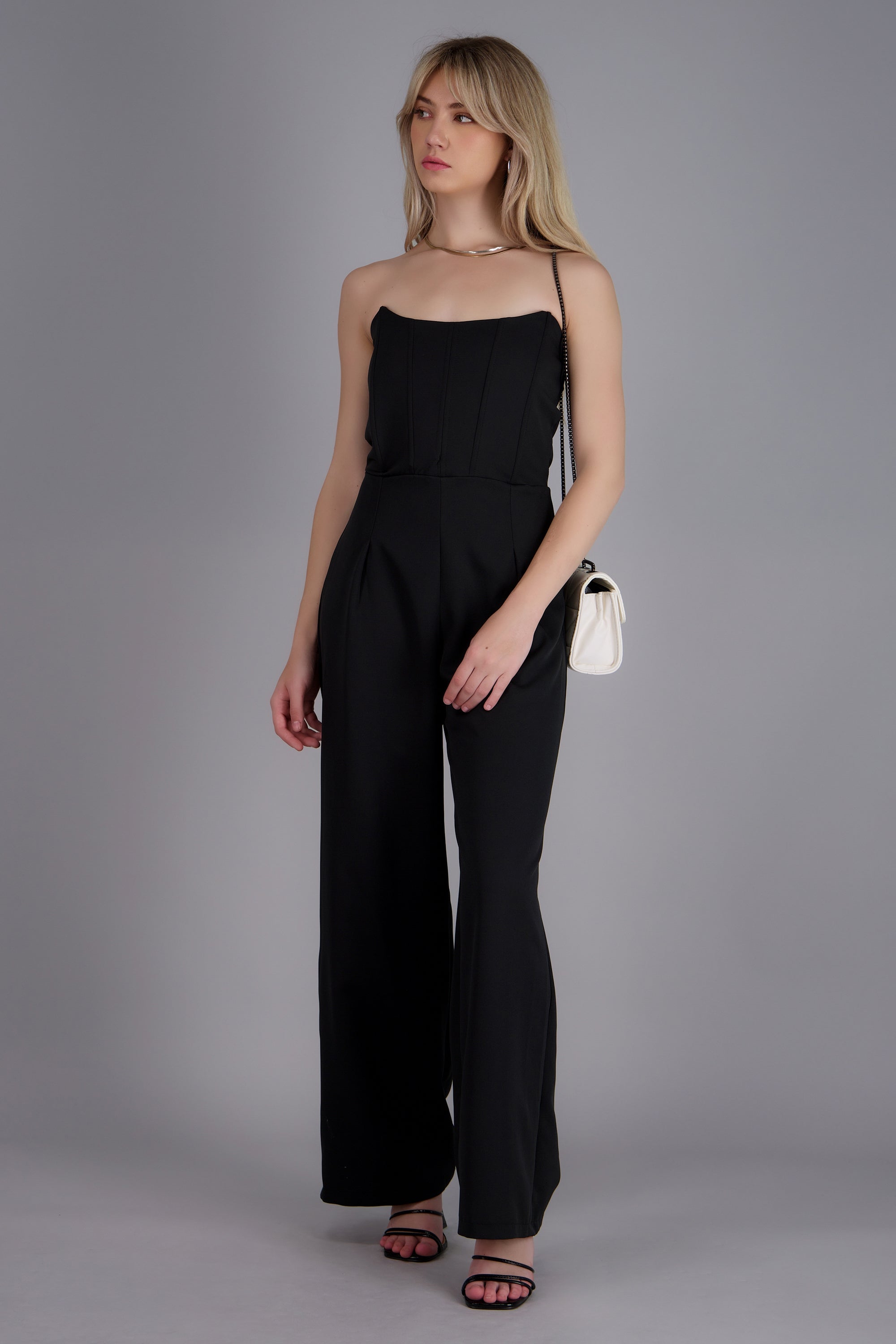 Jumpsuit strapless con varillas NEGRO