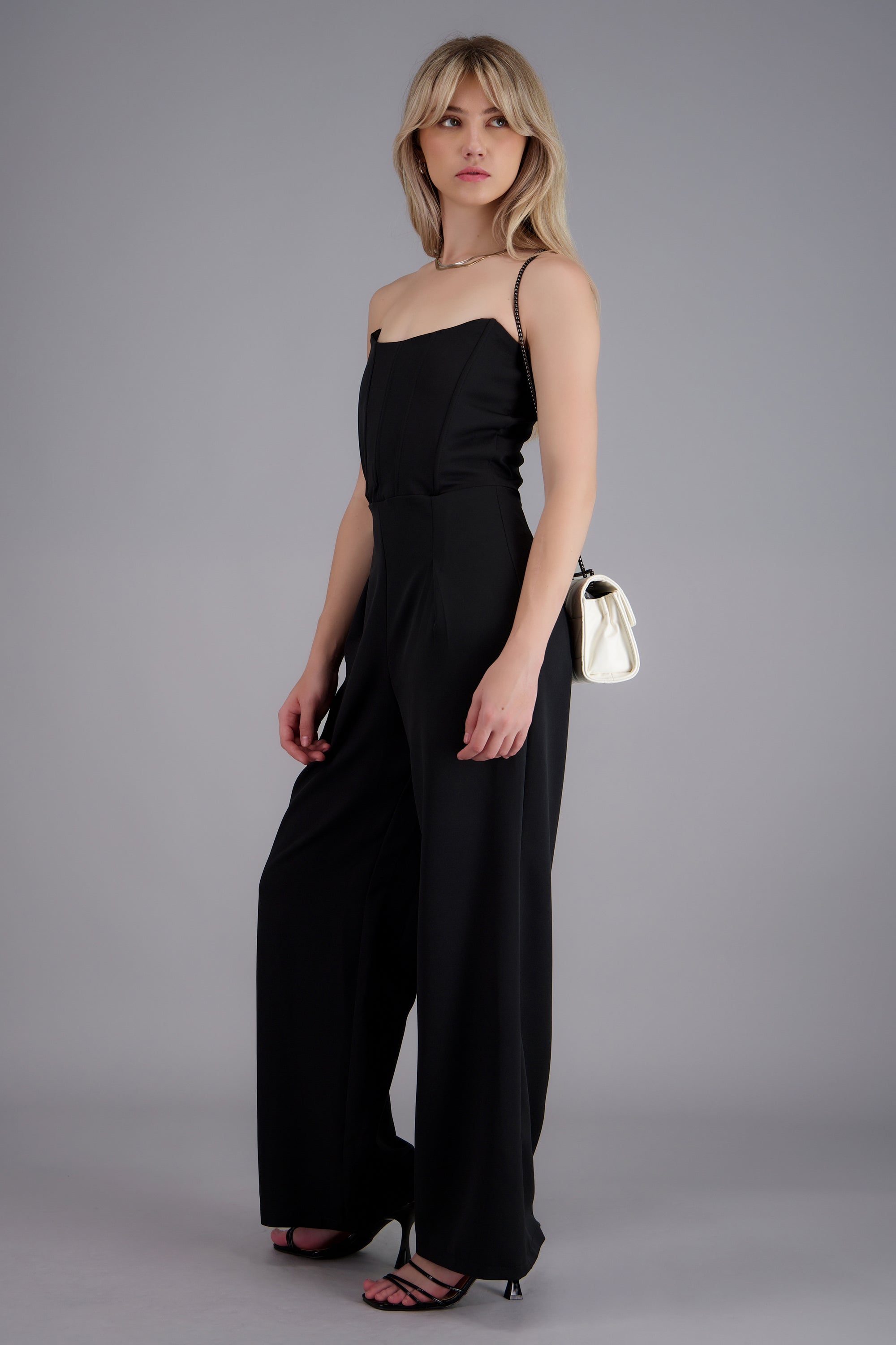 Jumpsuit strapless con varillas NEGRO
