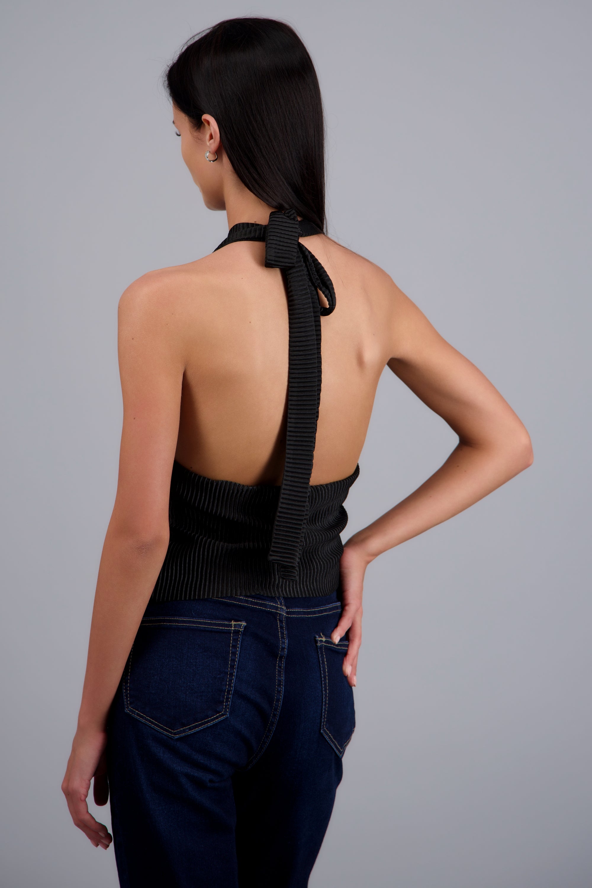 Blusa halter escote cascada detalle tela NEGRO