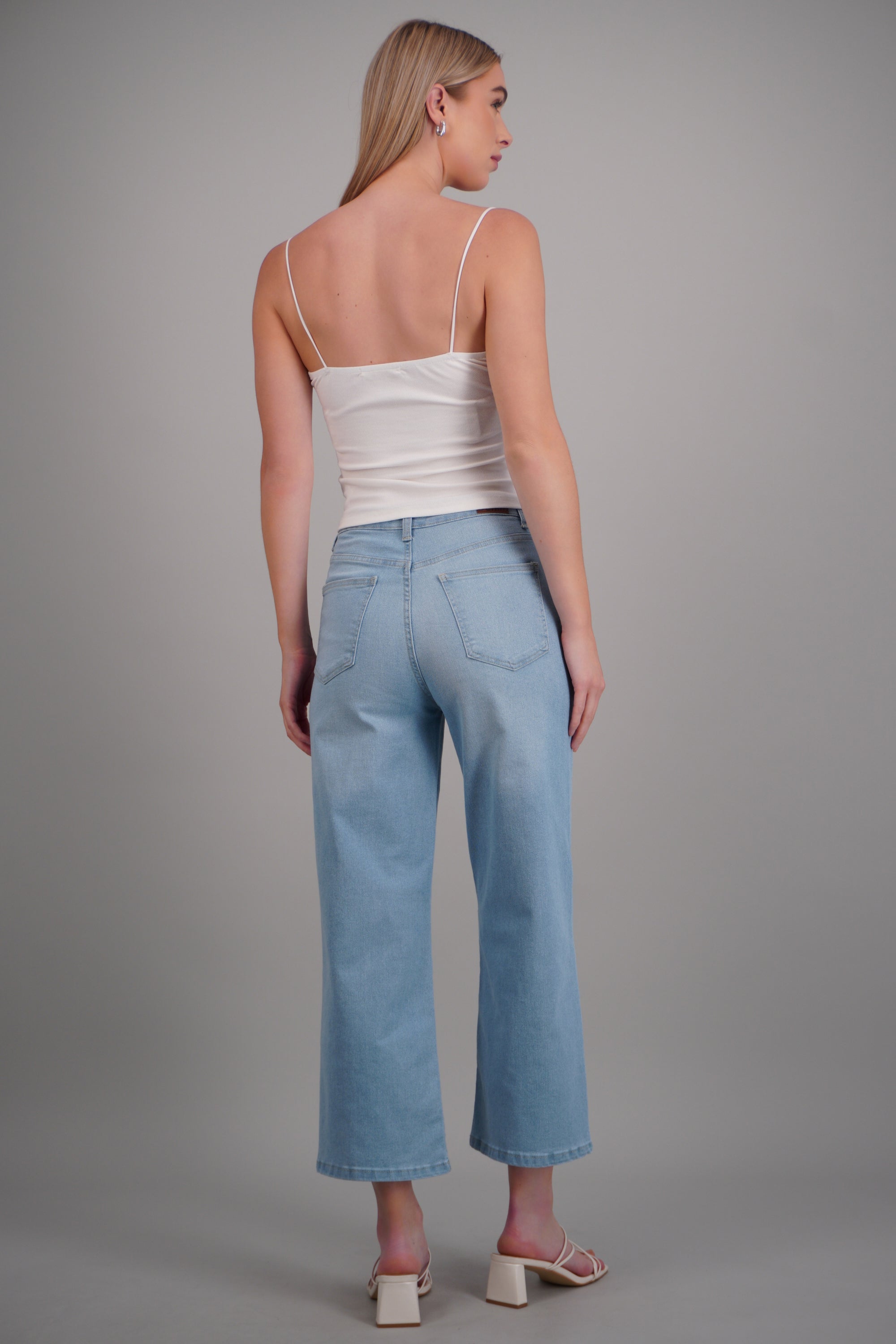 Jeans cropped amplio MEDIUM WASH