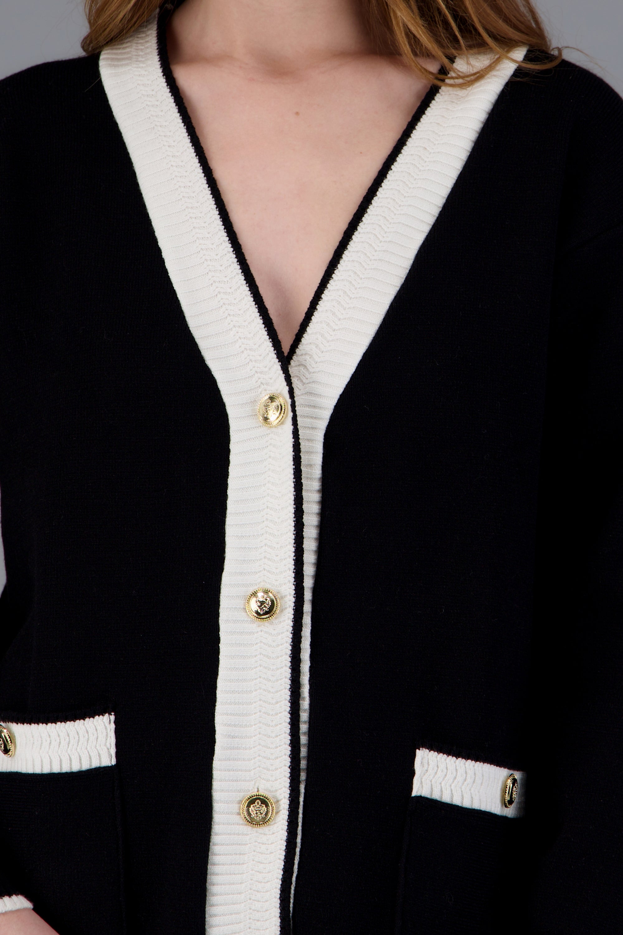 cardigan contraste detalle botones NEGRO COMBO