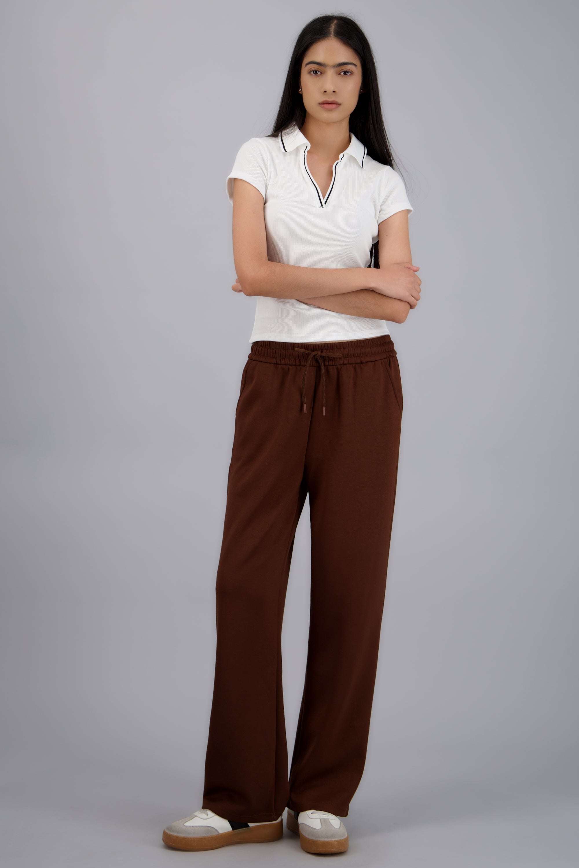 Pants lisos con bolsas CAFE