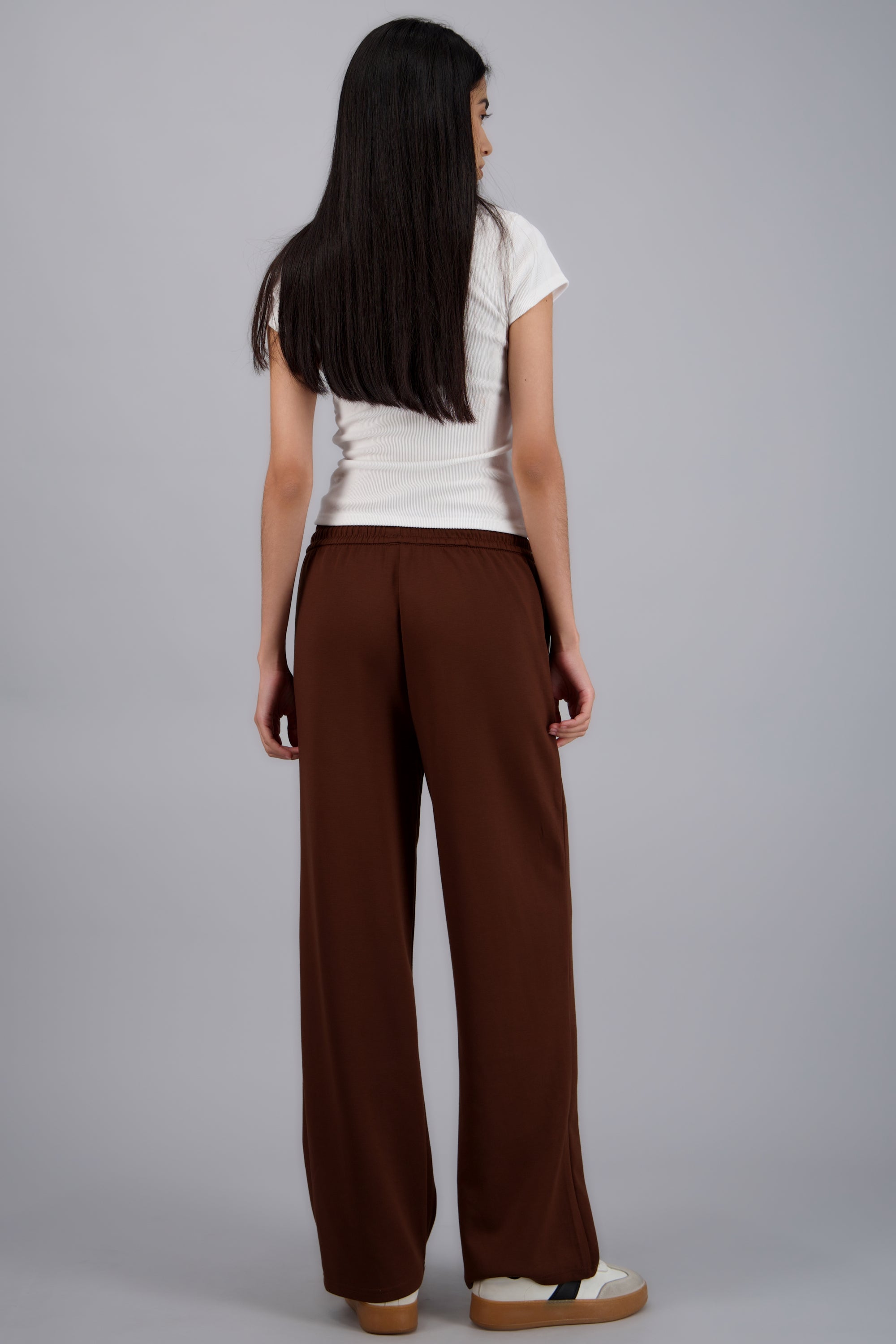 Pants lisos con bolsas CAFE