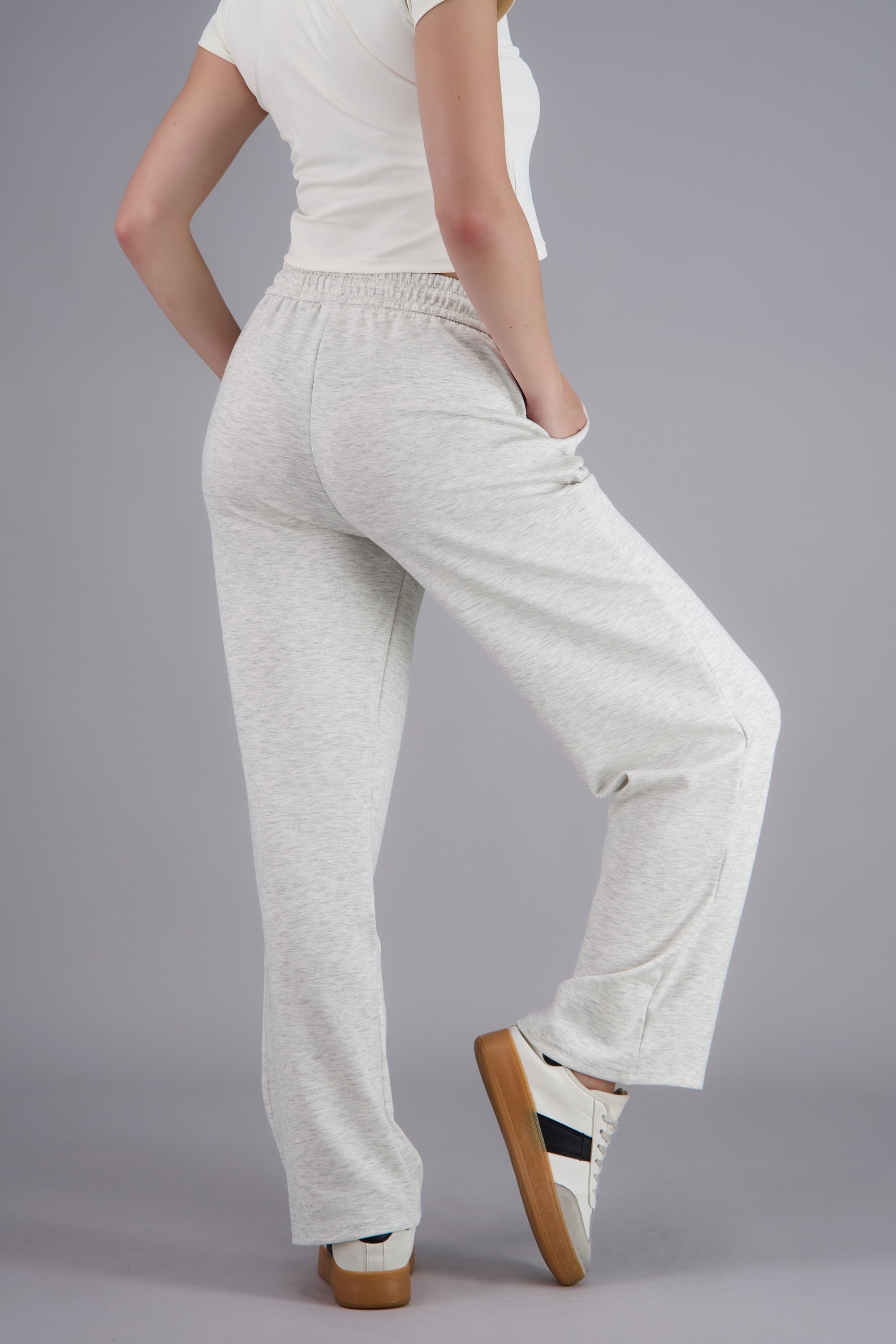 Pants lisos con bolsas GRIS