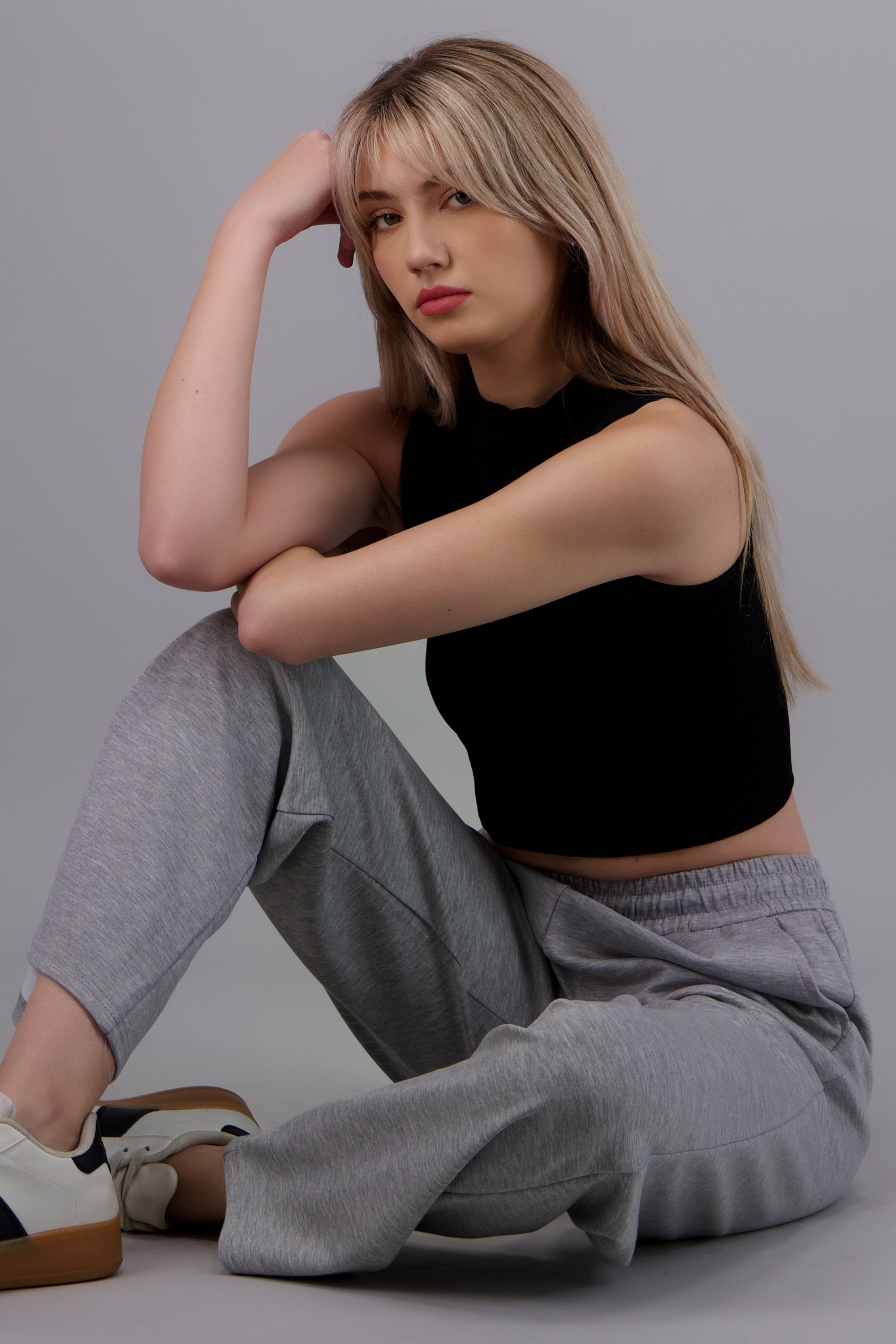 Pants lisos con bolsas GRIS JASPE