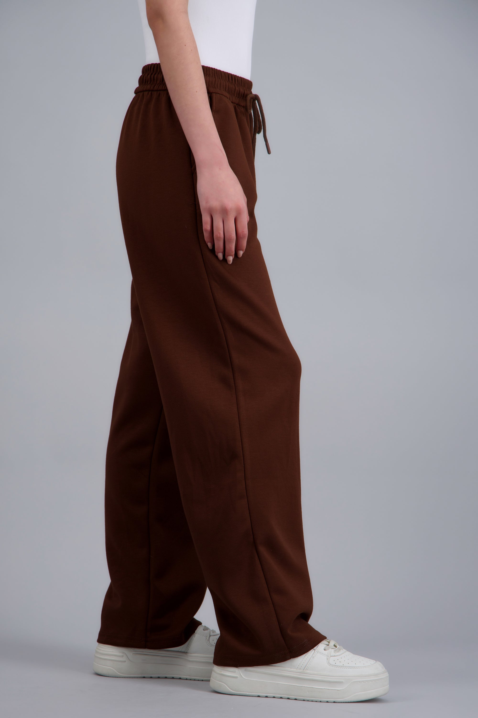 Pants lisos con bolsas CAFE OBSCURO