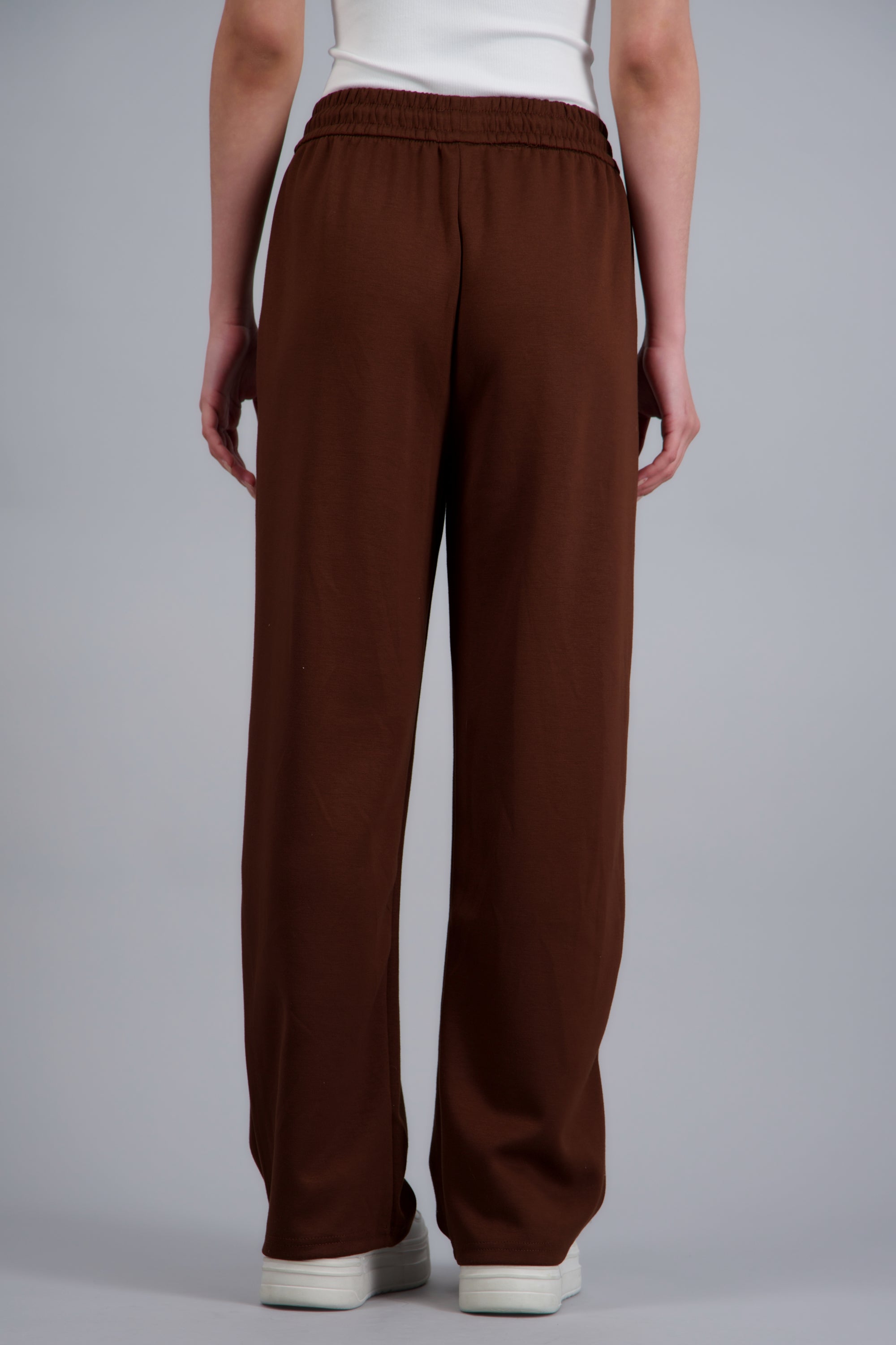 Pants lisos con bolsas CAFE OBSCURO