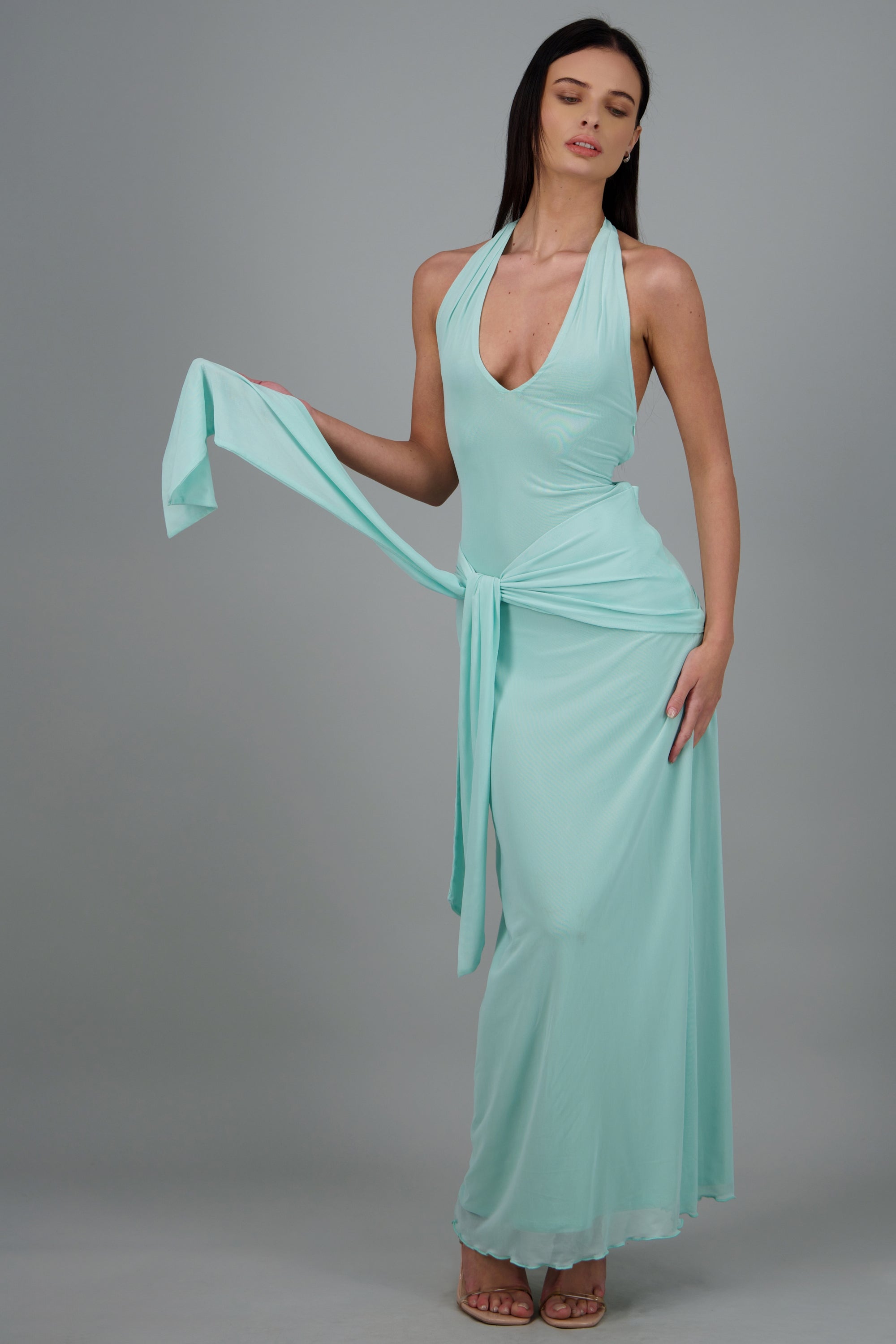Vestido halter con amarre en cintura AZUL PASTEL
