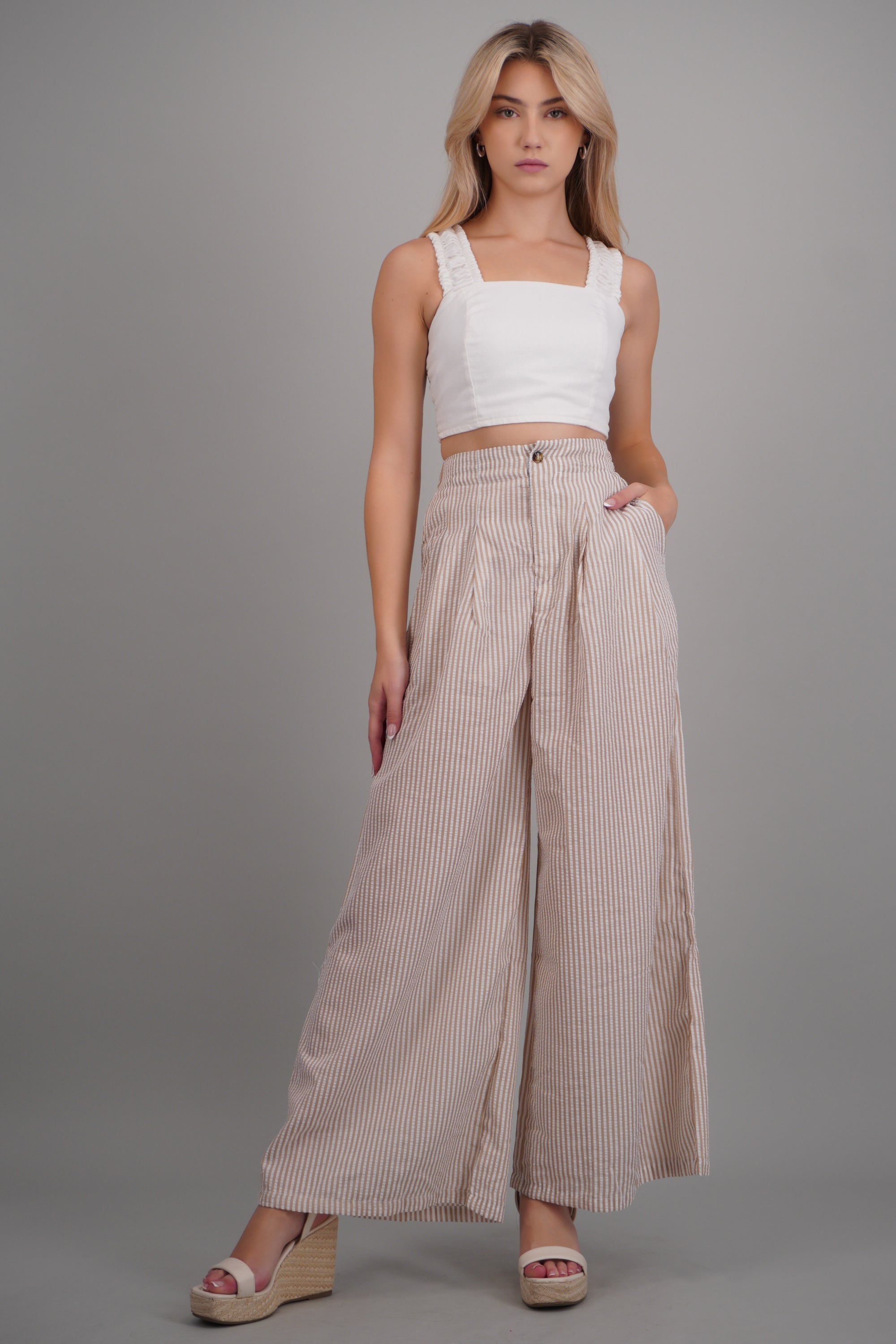 Pantalón de rayas detalle pinzas BEIGE