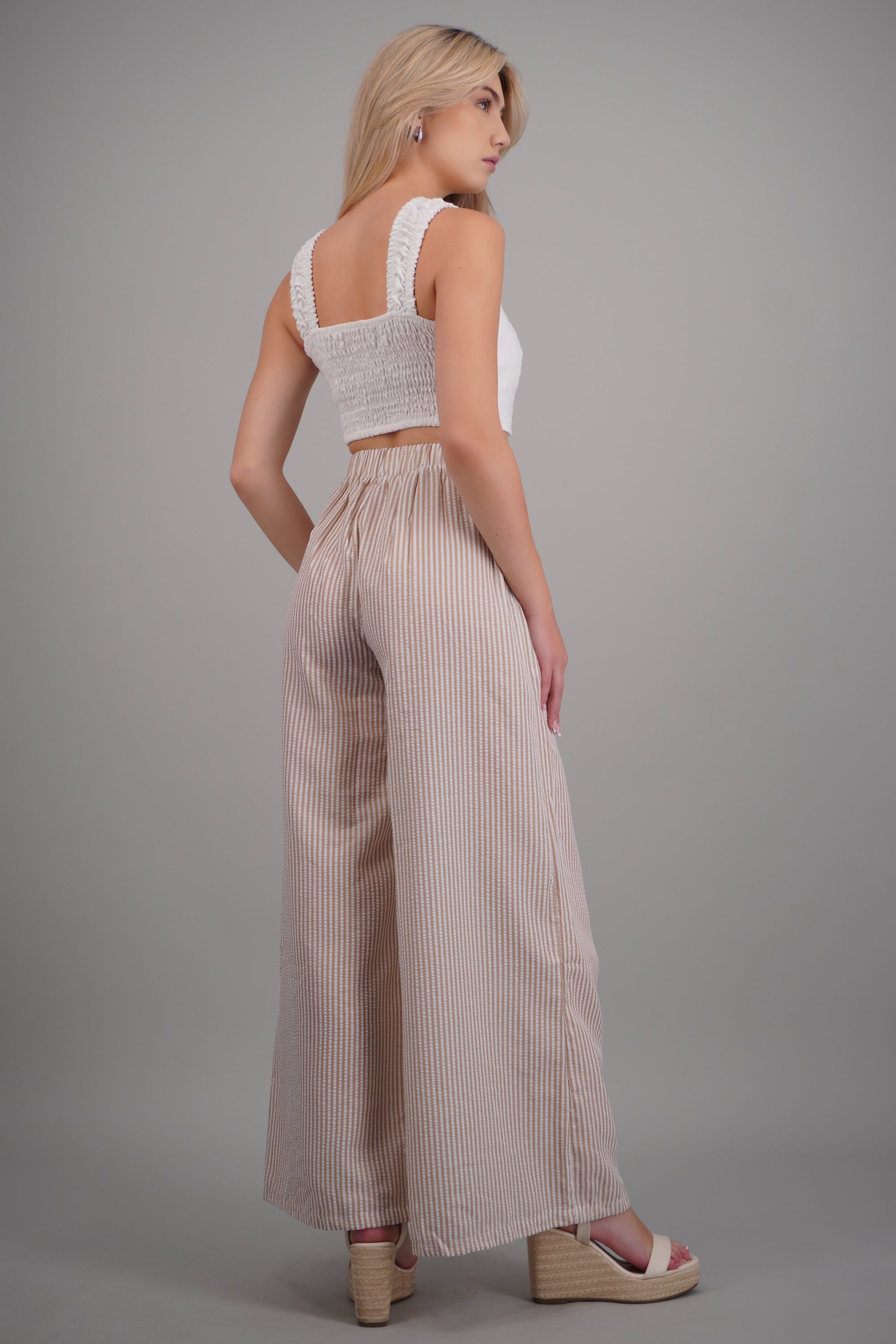Pantalón de rayas detalle pinzas BEIGE