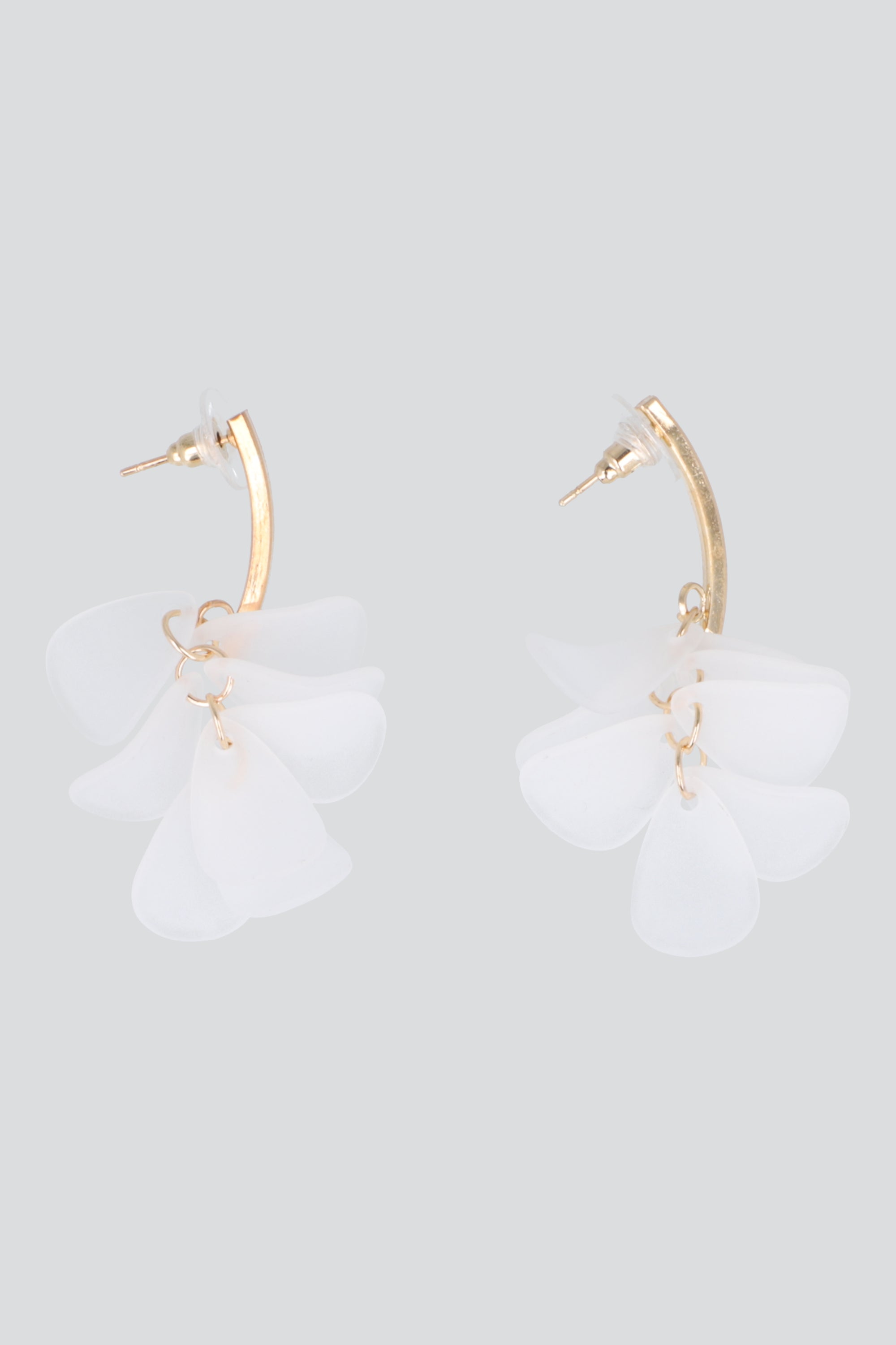 Aretes barrita petalos color BLANCO