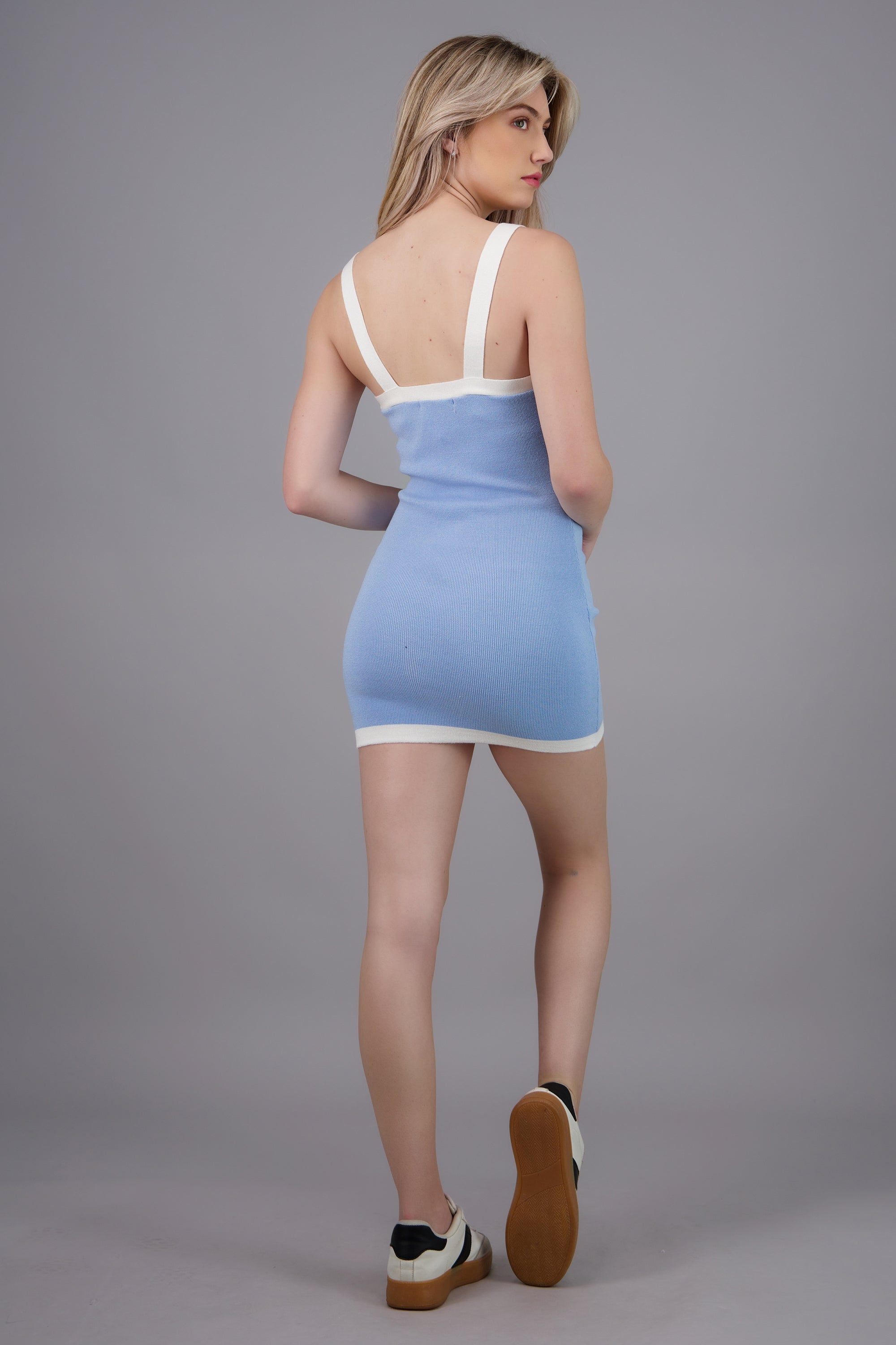 Vestido mini contraste tirantes AZUL PASTEL