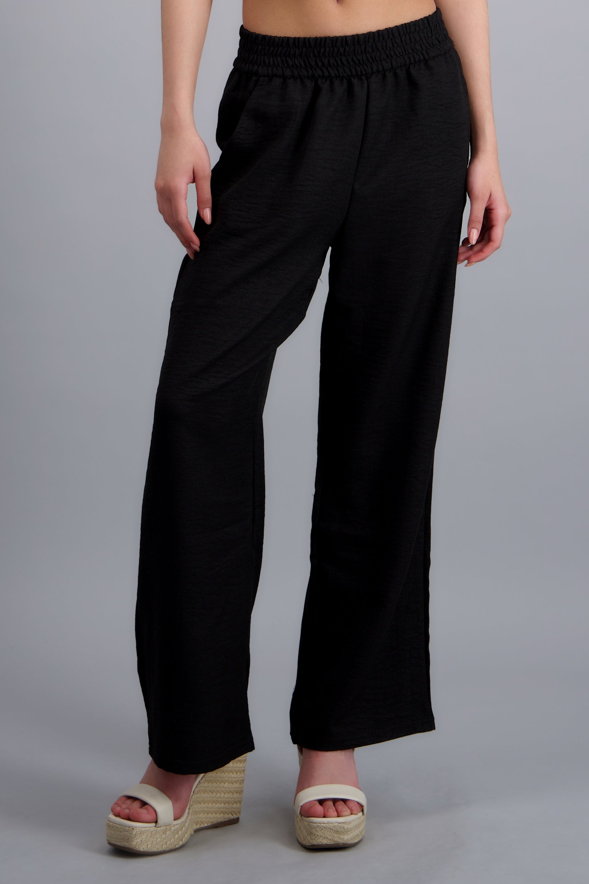 Pantalon liso textura NEGRO
