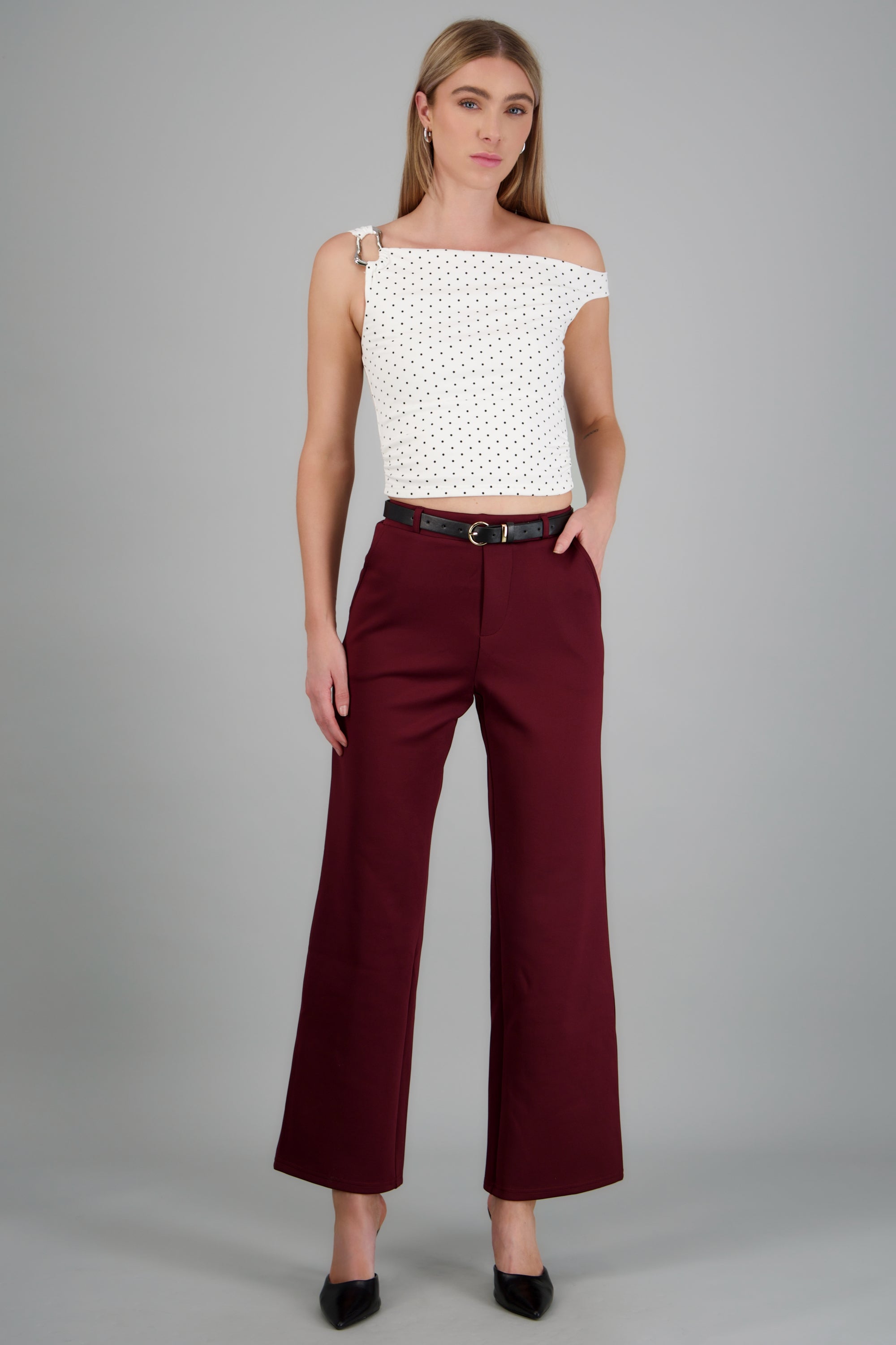 Pantalon estilo recto con cinturon CIRUELA