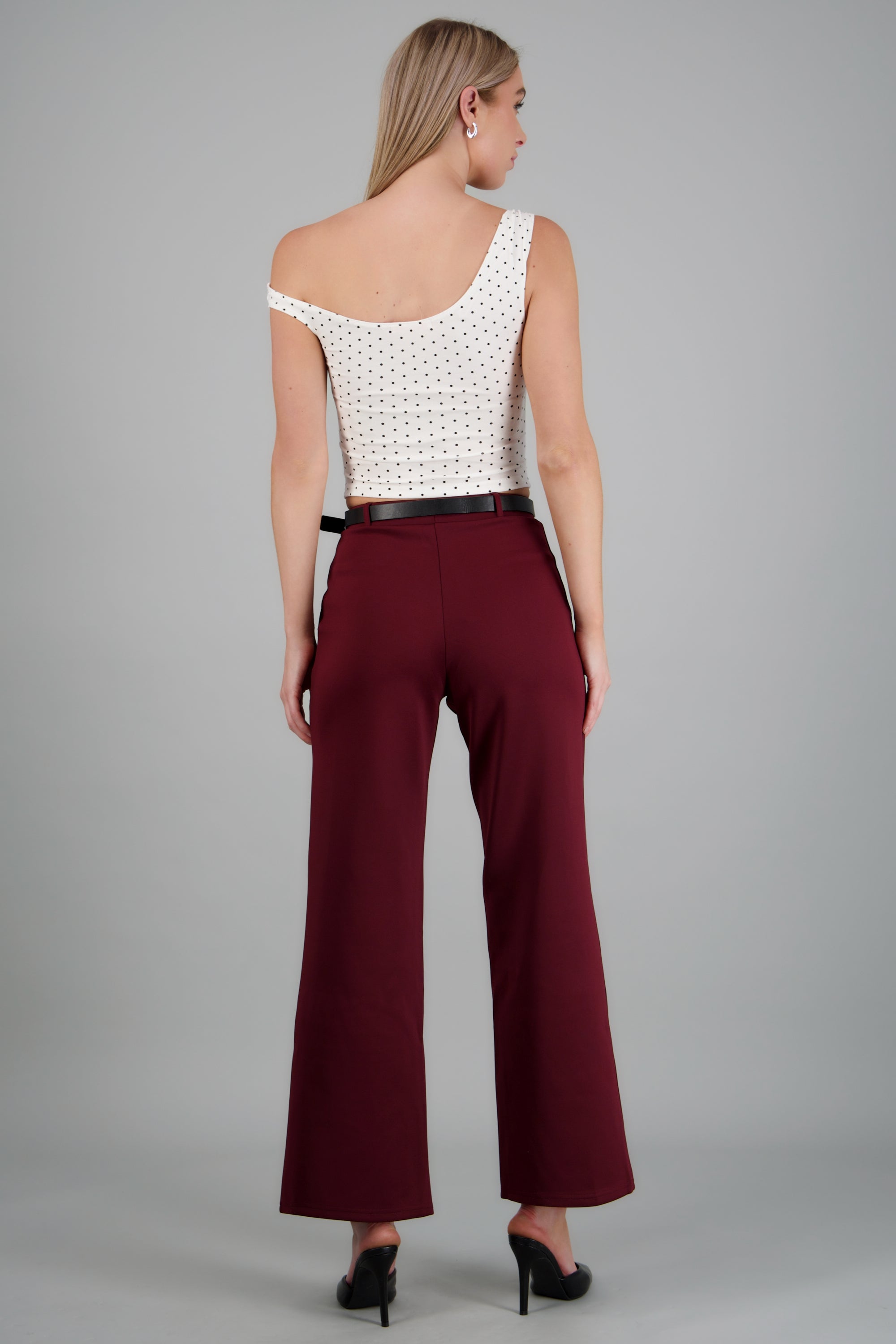 Pantalon estilo recto con cinturon CIRUELA