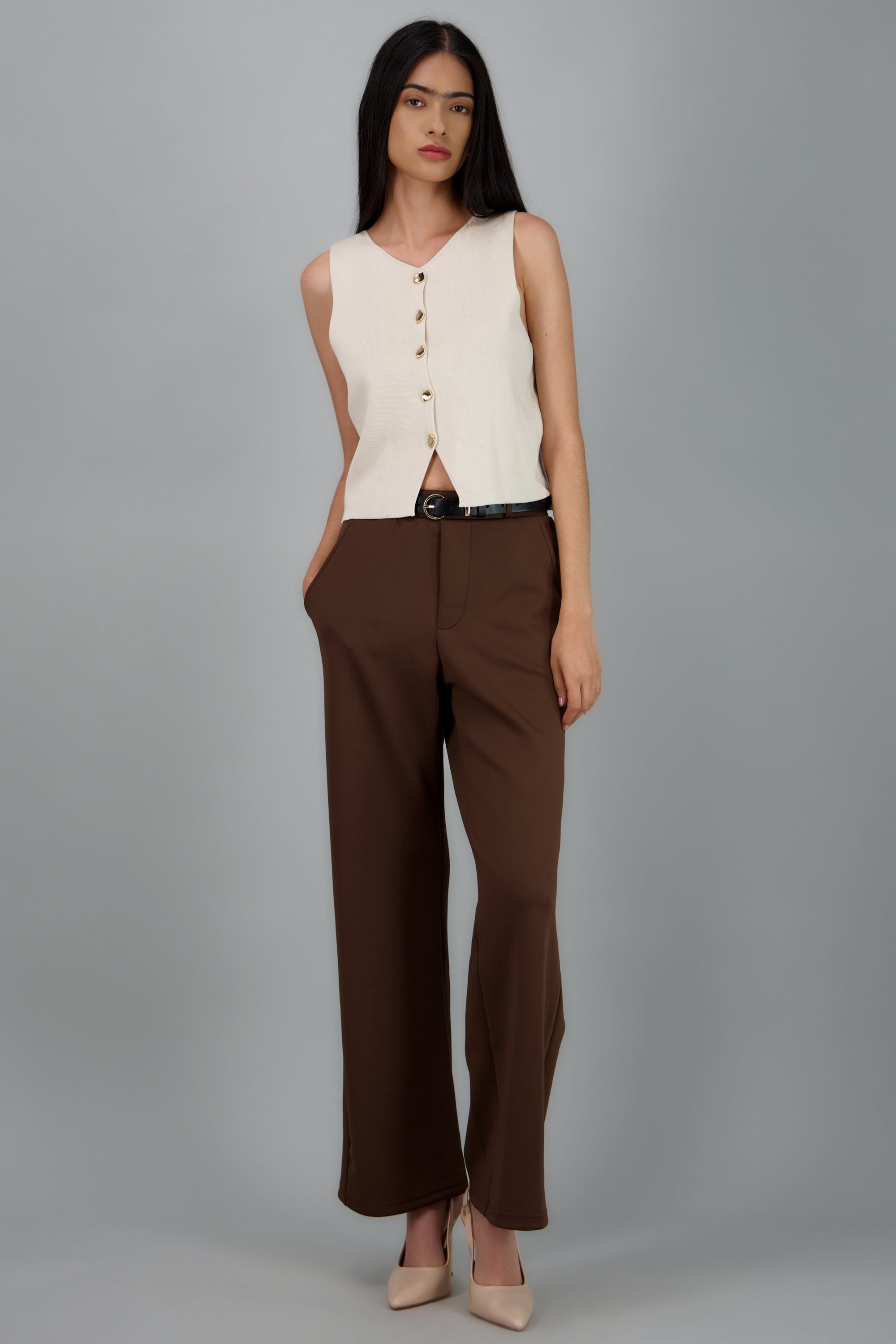 Pantalon estilo recto con cinturon CHOCOLATE