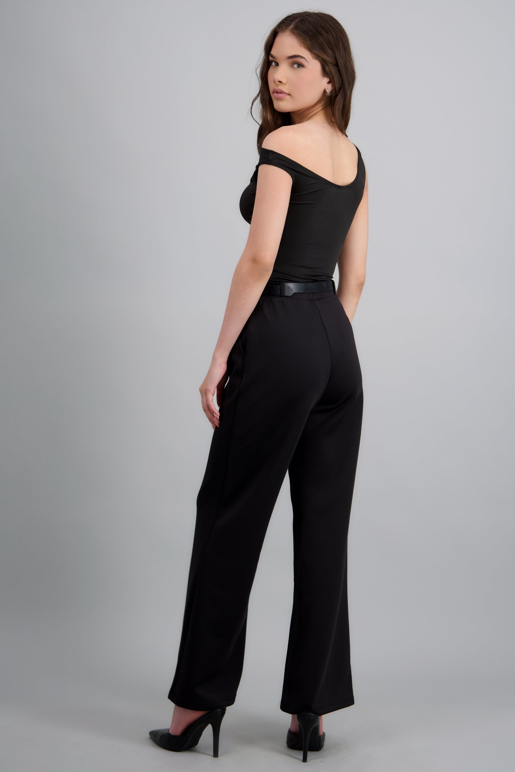Pantalon estilo recto con cinturon NEGRO