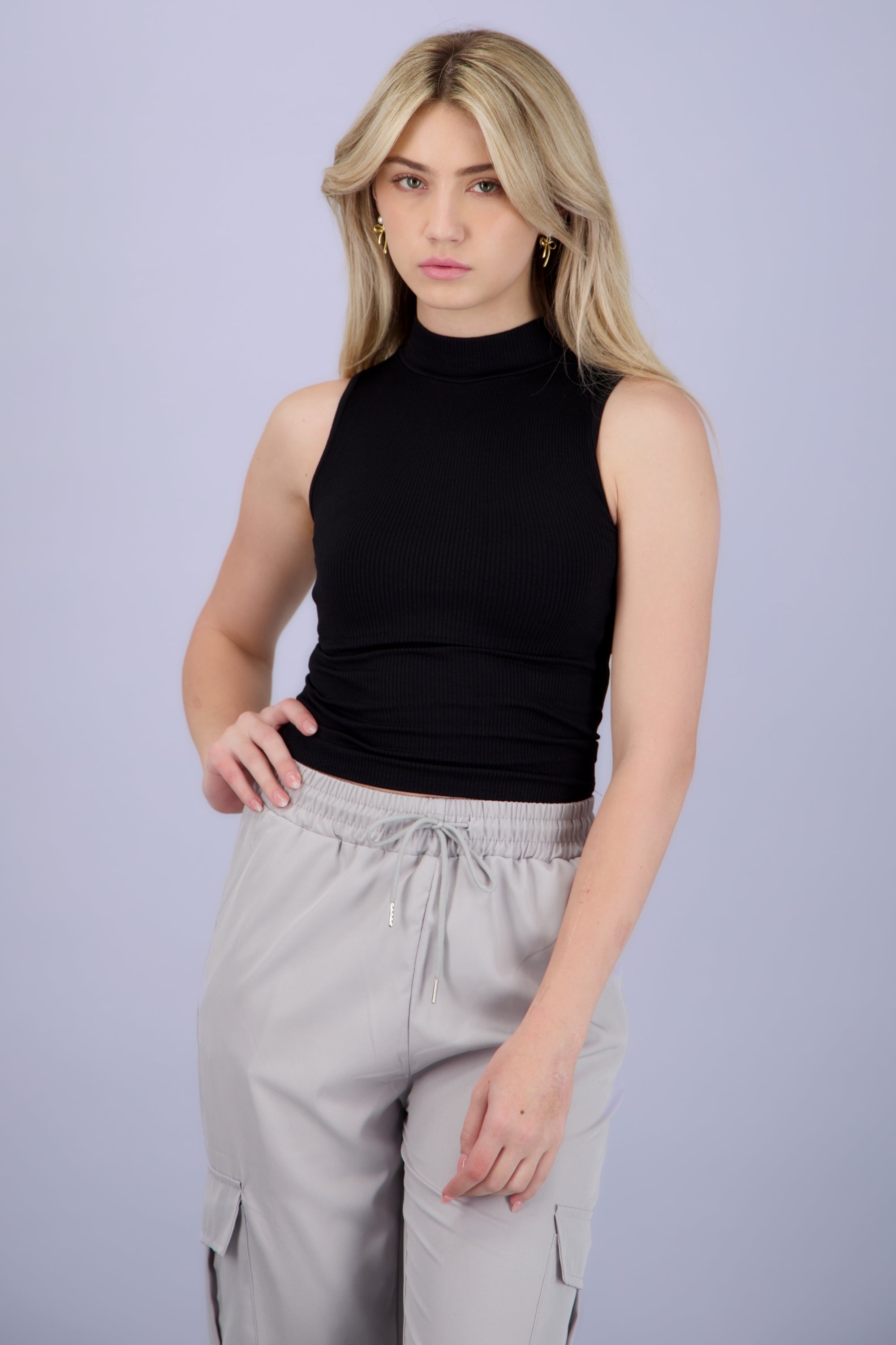 Top cuello alto sin mangas seamless NEGRO