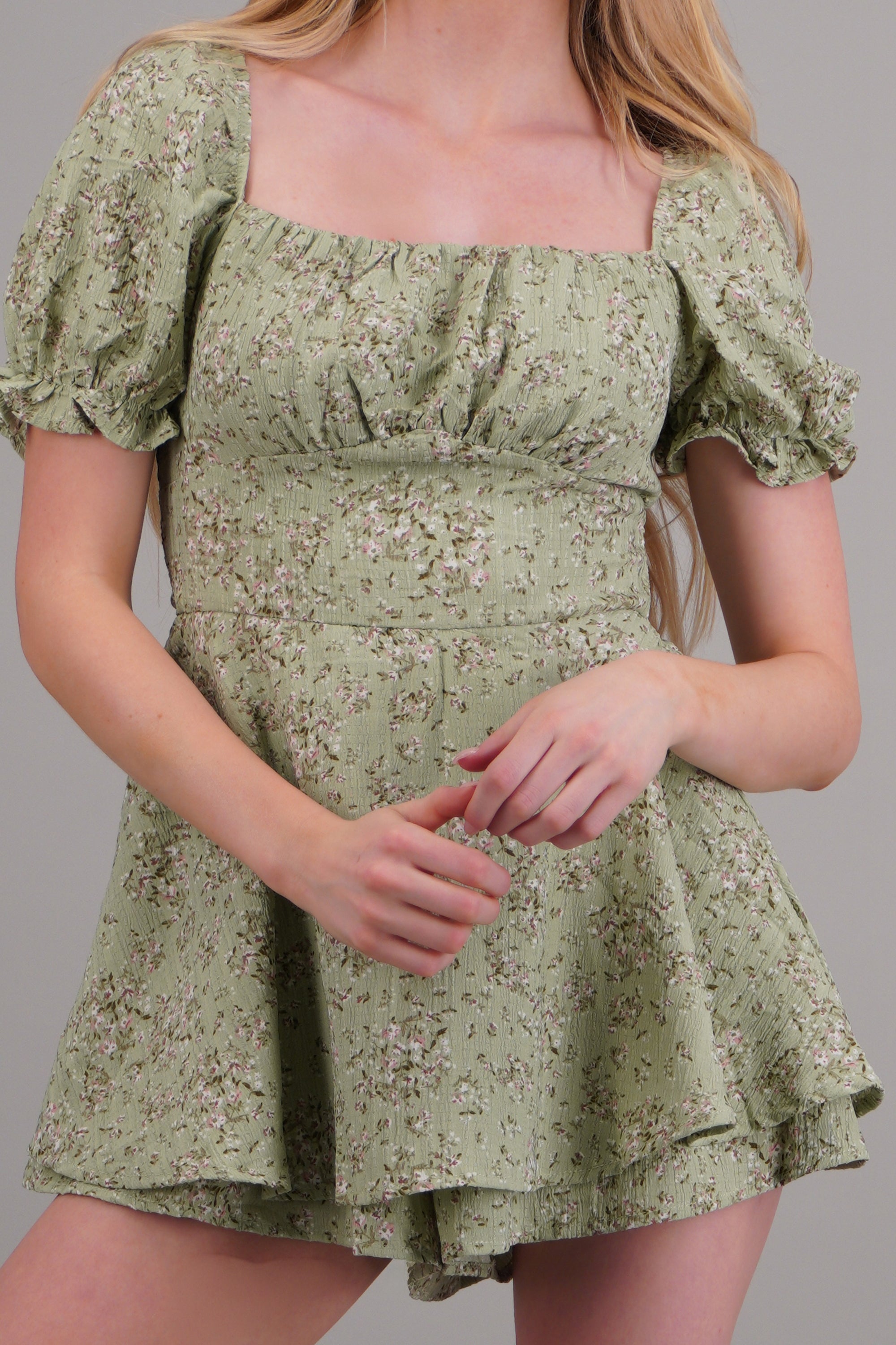 Vestido de escote cuadrado con mangas abullonadas VERDE