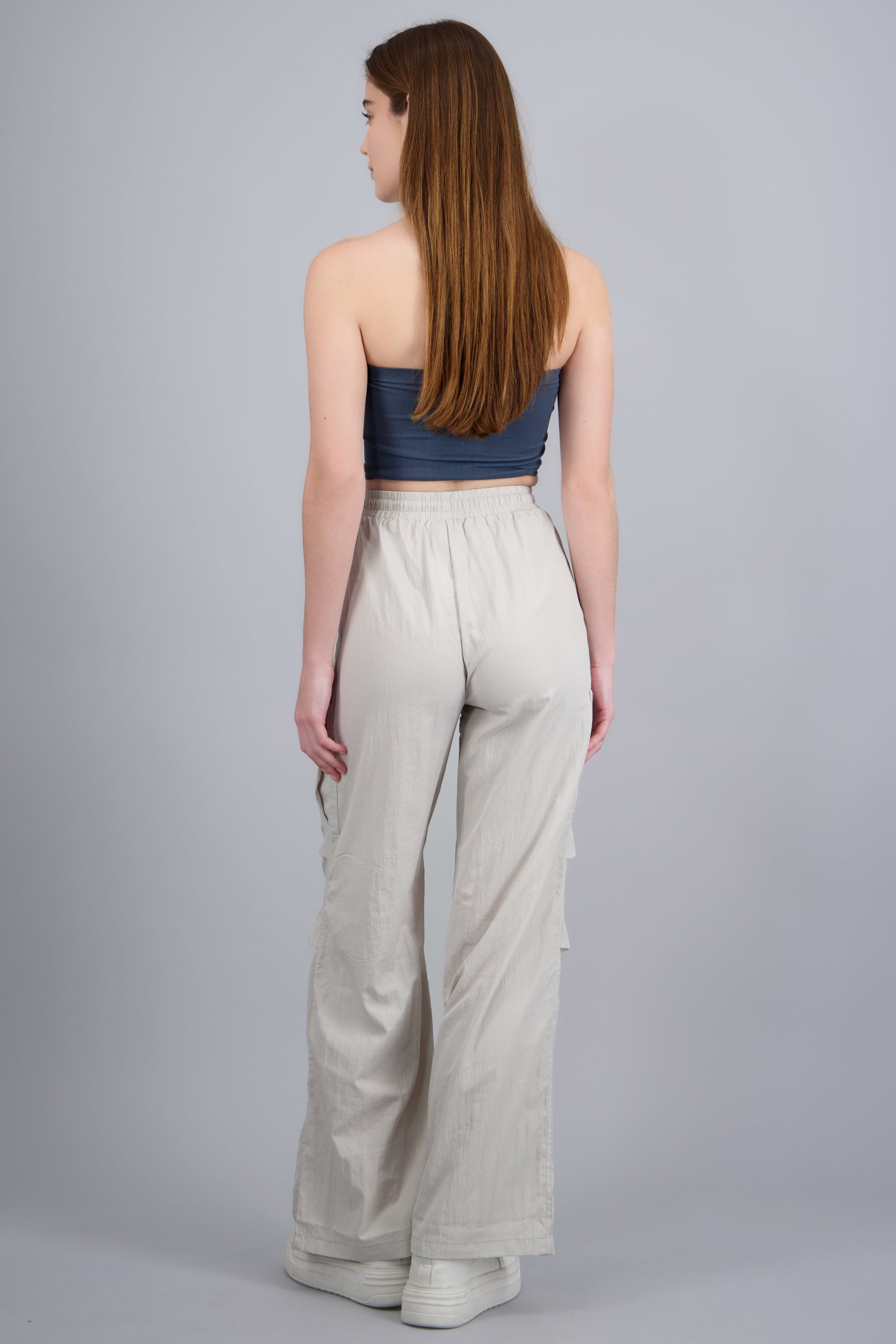 Pantalón wide leg con bolsas HUESO