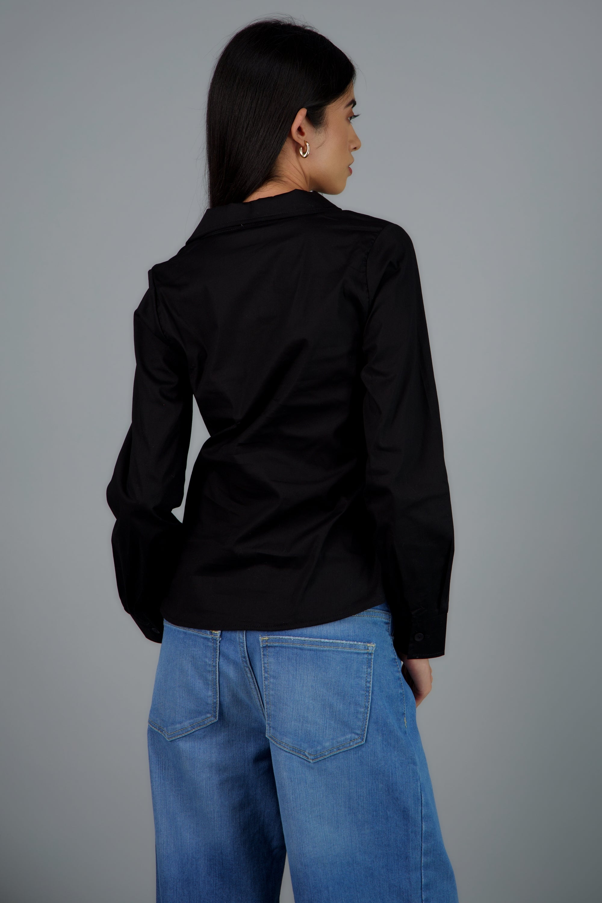 Camisa manga larga detalle frunces NEGRO