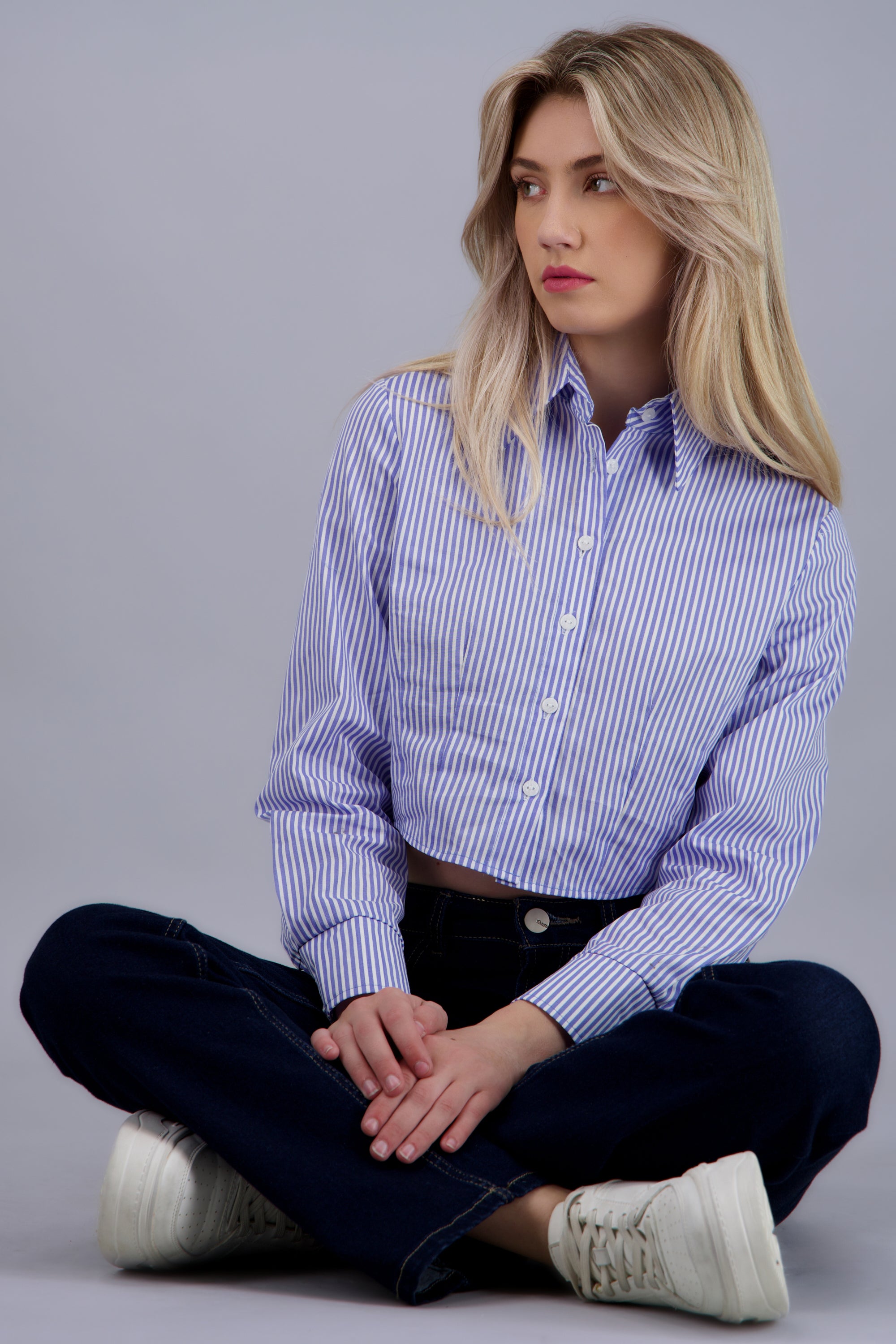 Camisa crop manga larga detalle pinzas AZUL COMBO