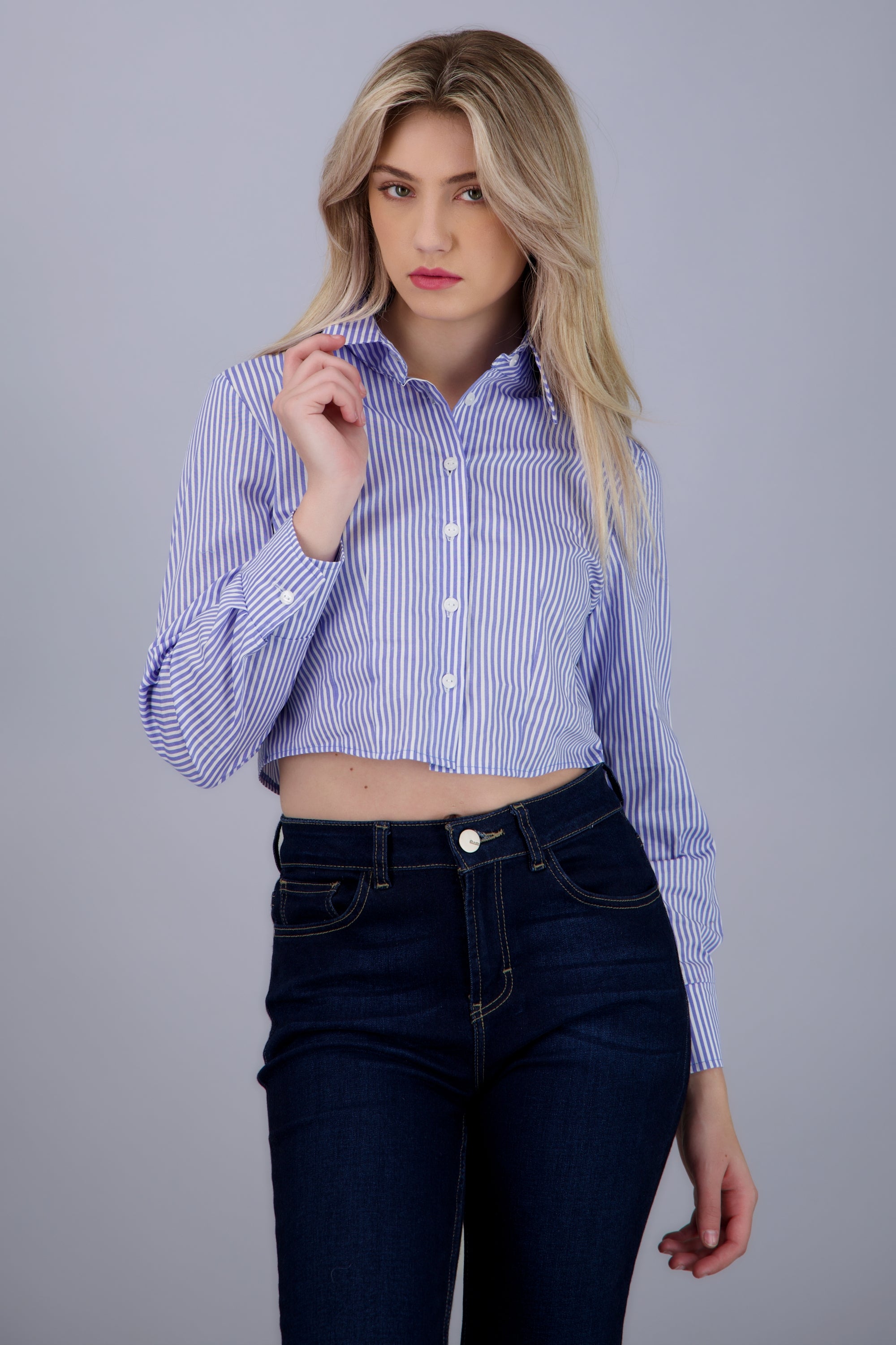 Camisa crop manga larga detalle pinzas AZUL COMBO