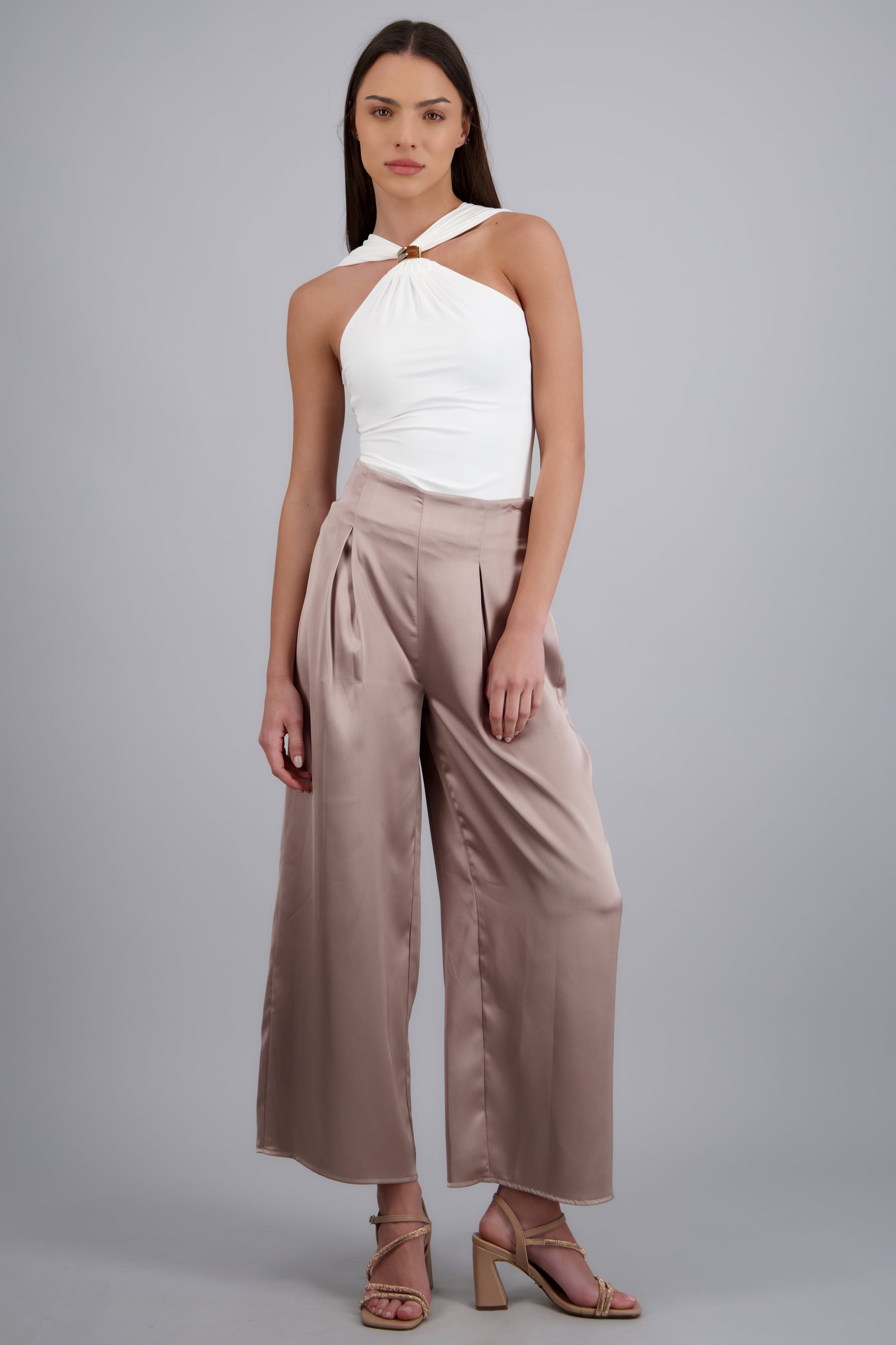 Pantalon satinado con pinzas TAUPE