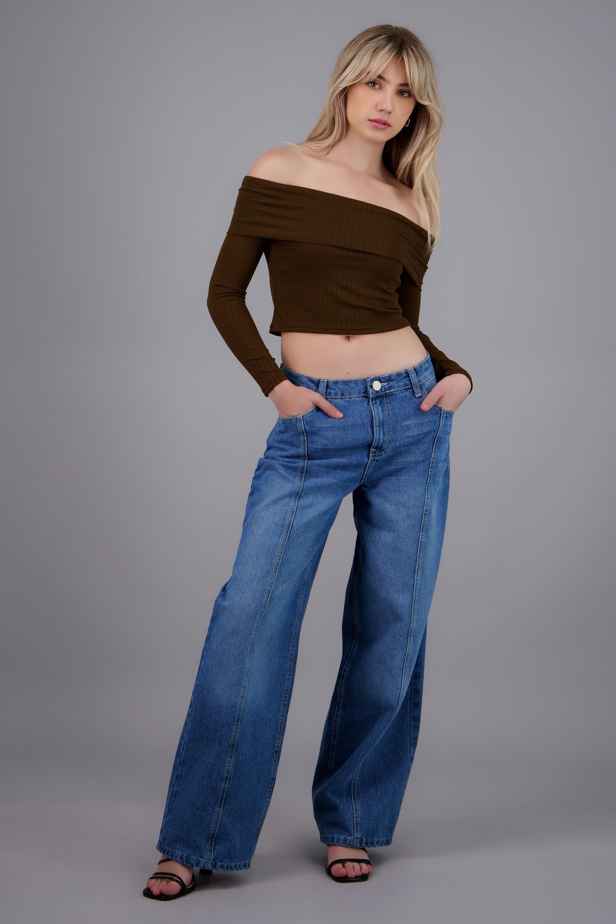 Blusa off shoulder manga larga CHOCOLATE