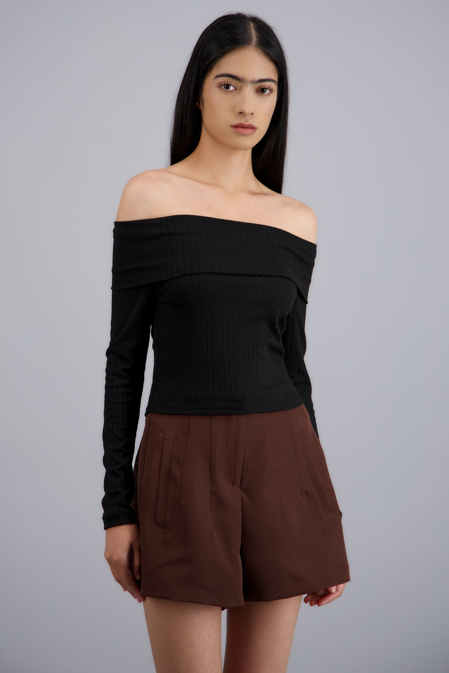 Blusa off shoulder manga larga
