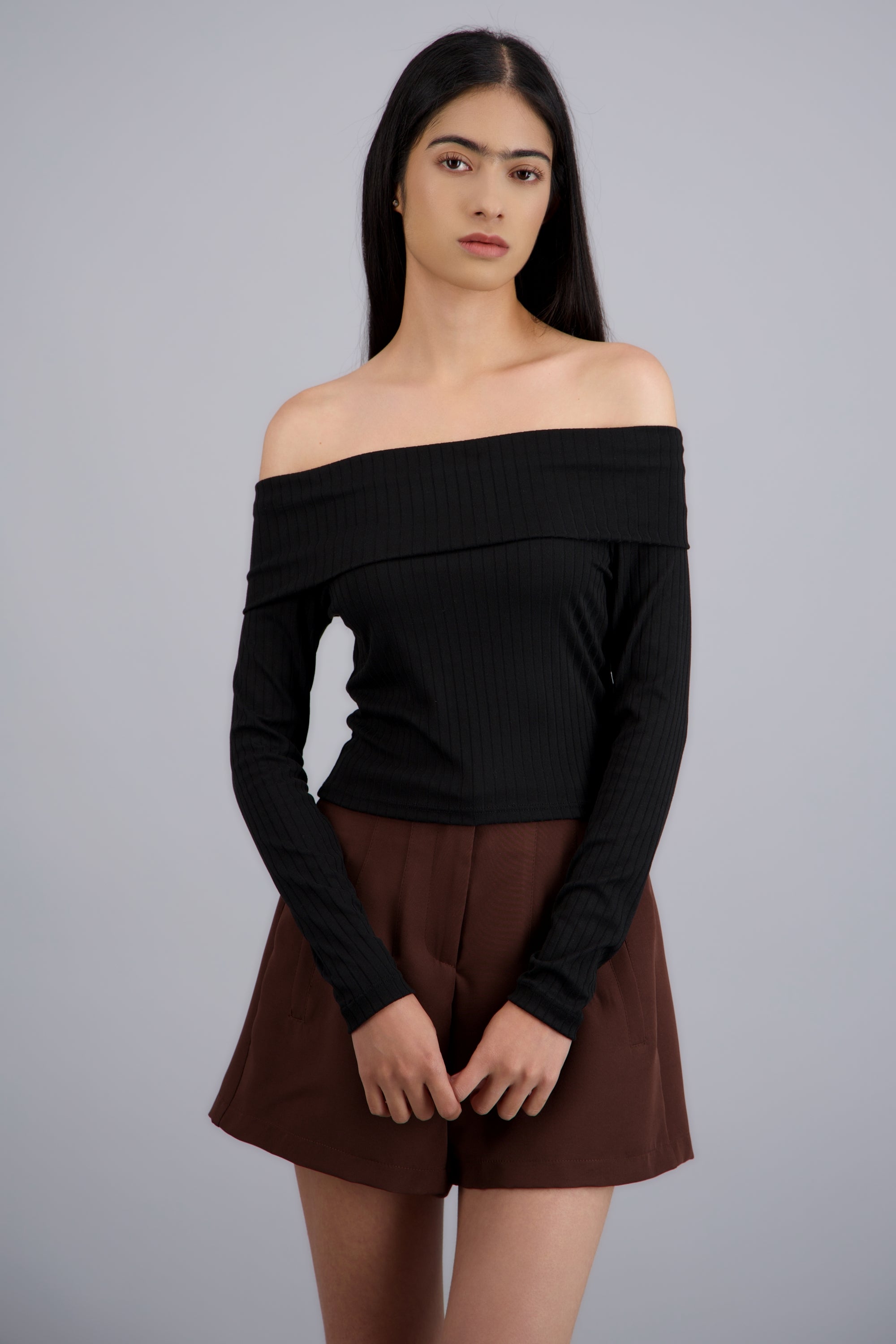 Blusa off shoulder manga larga NEGRO