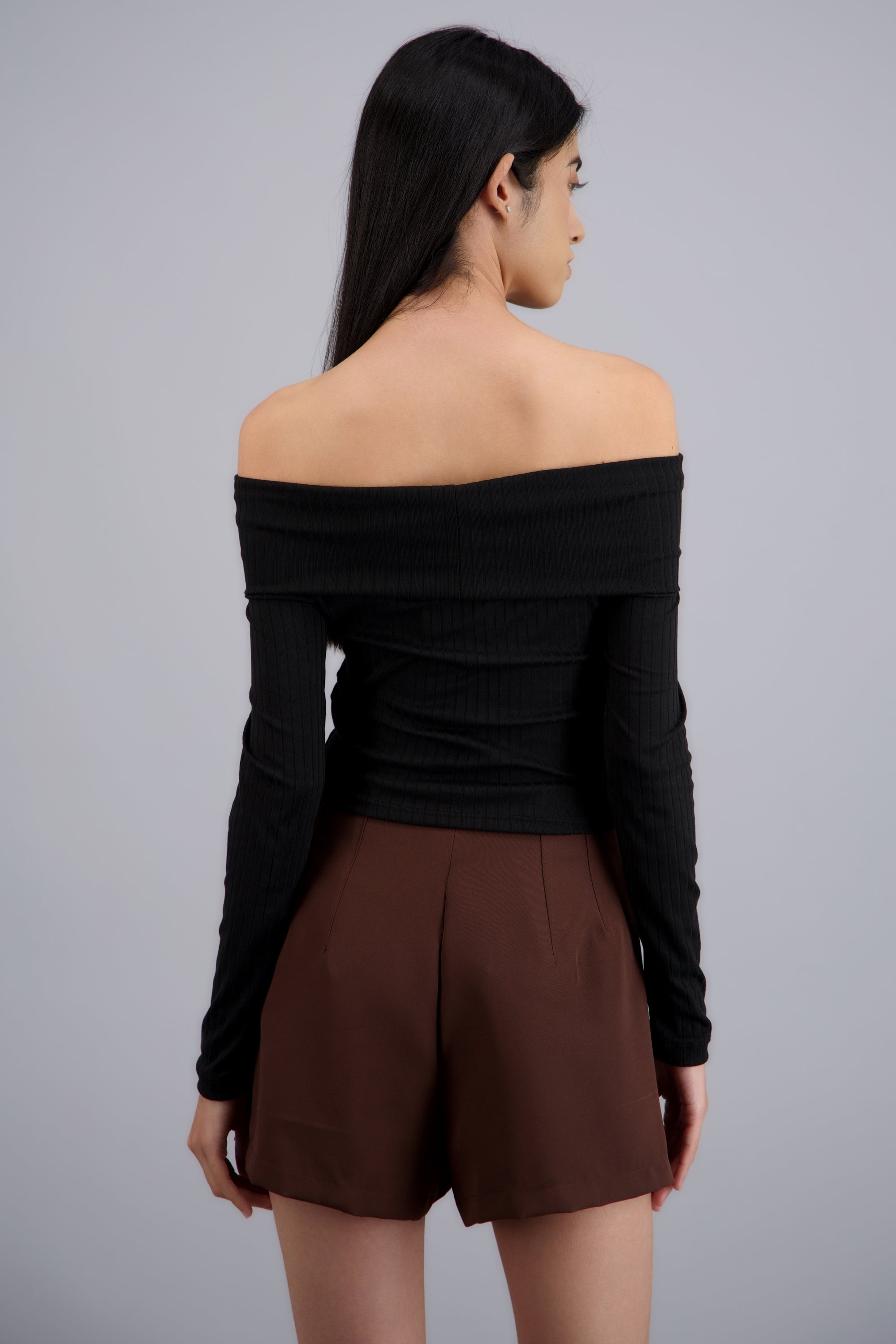 Blusa off shoulder manga larga NEGRO