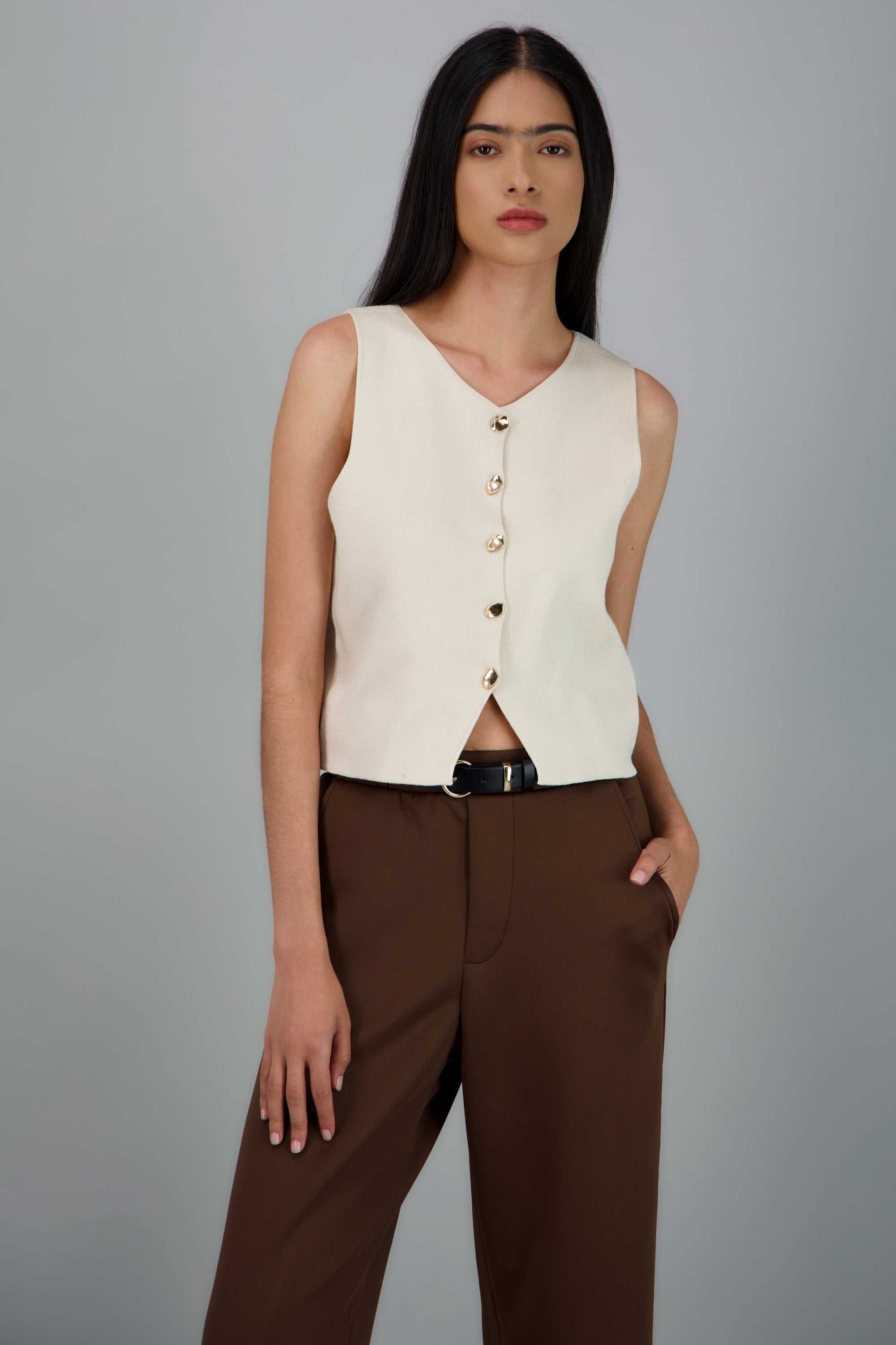 Top tejido con detalle botones CREMA