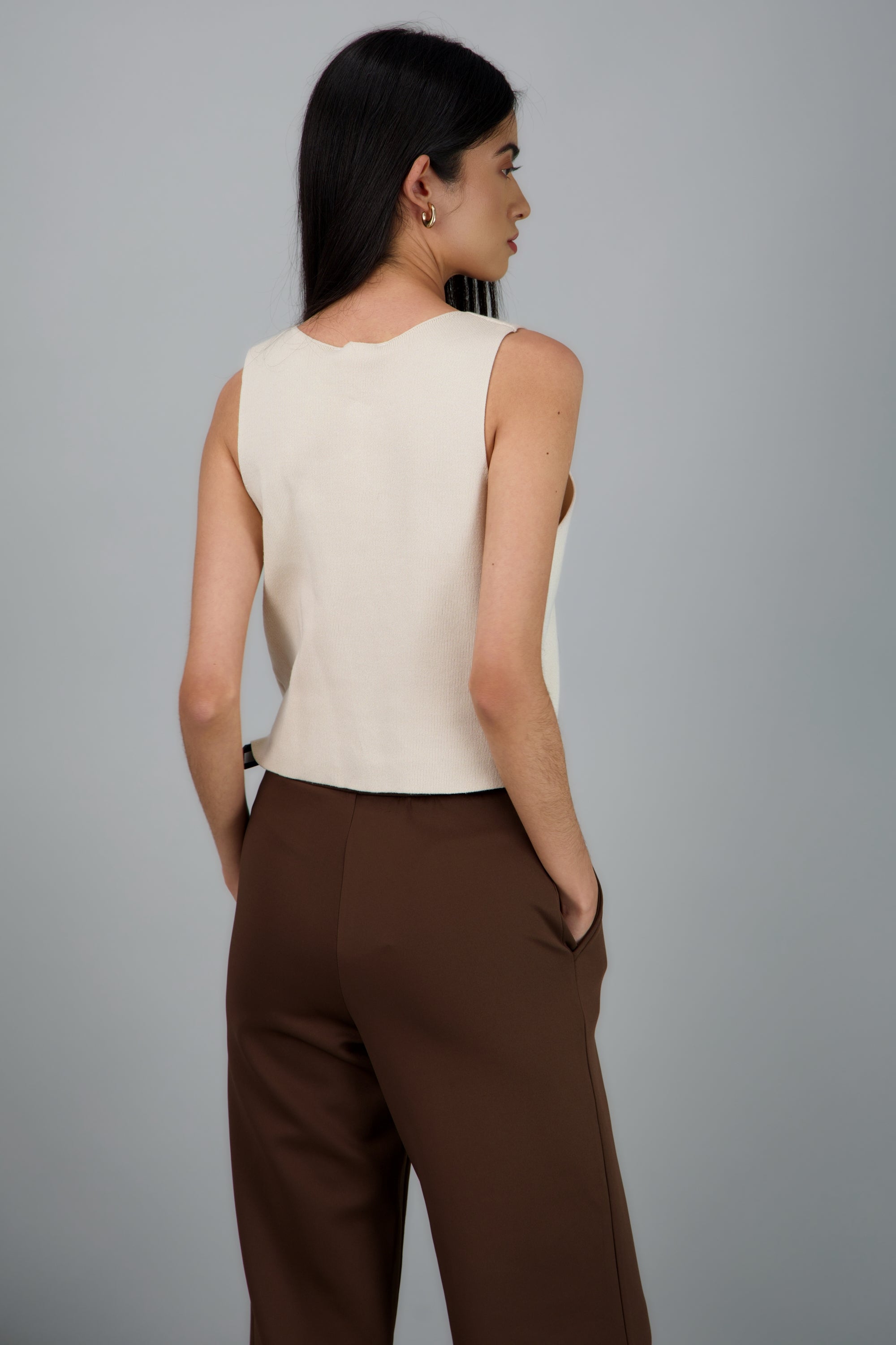 Top tejido con detalle botones CREMA