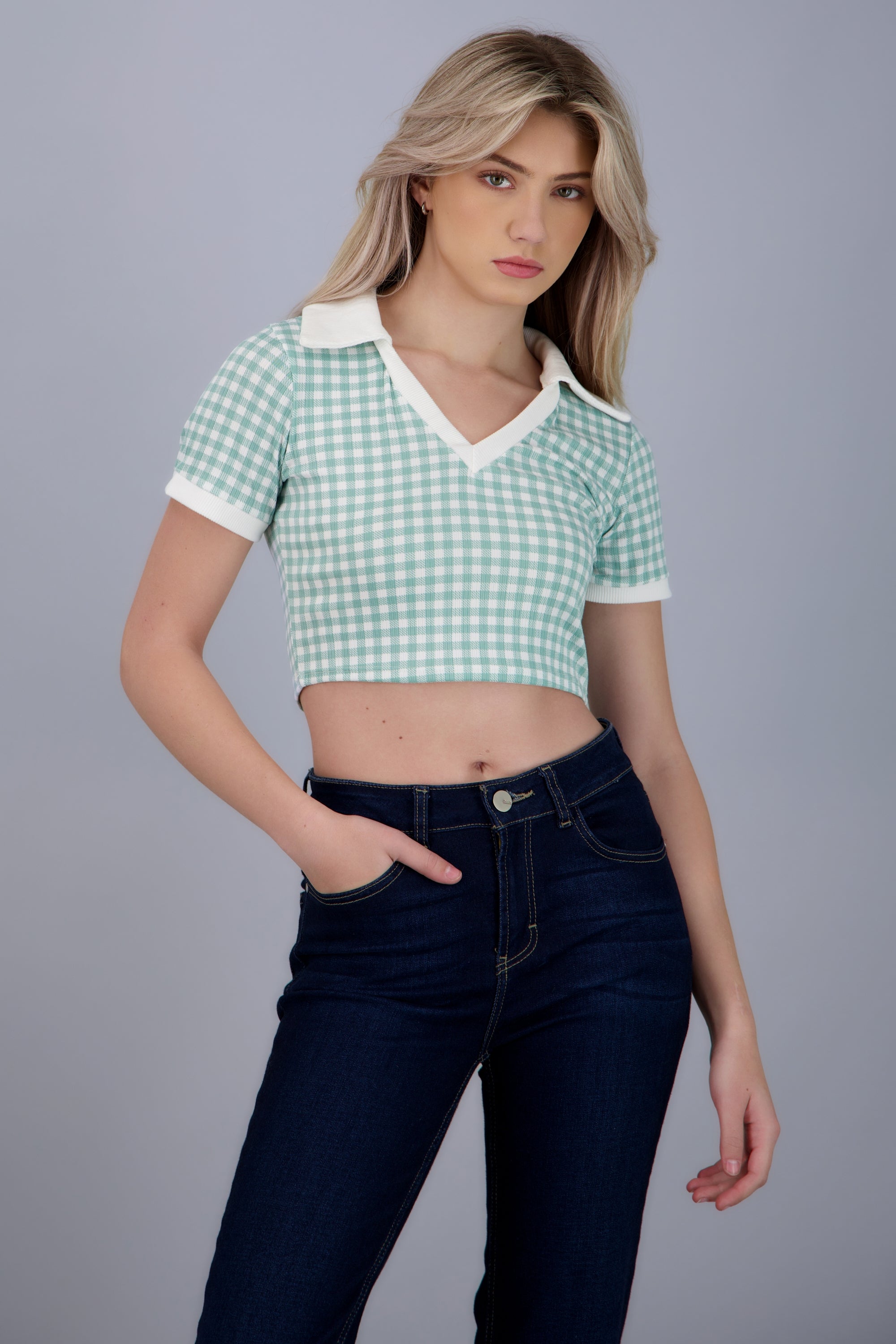 Top polo crop contraste estampado cuadros BLANCO COMBO