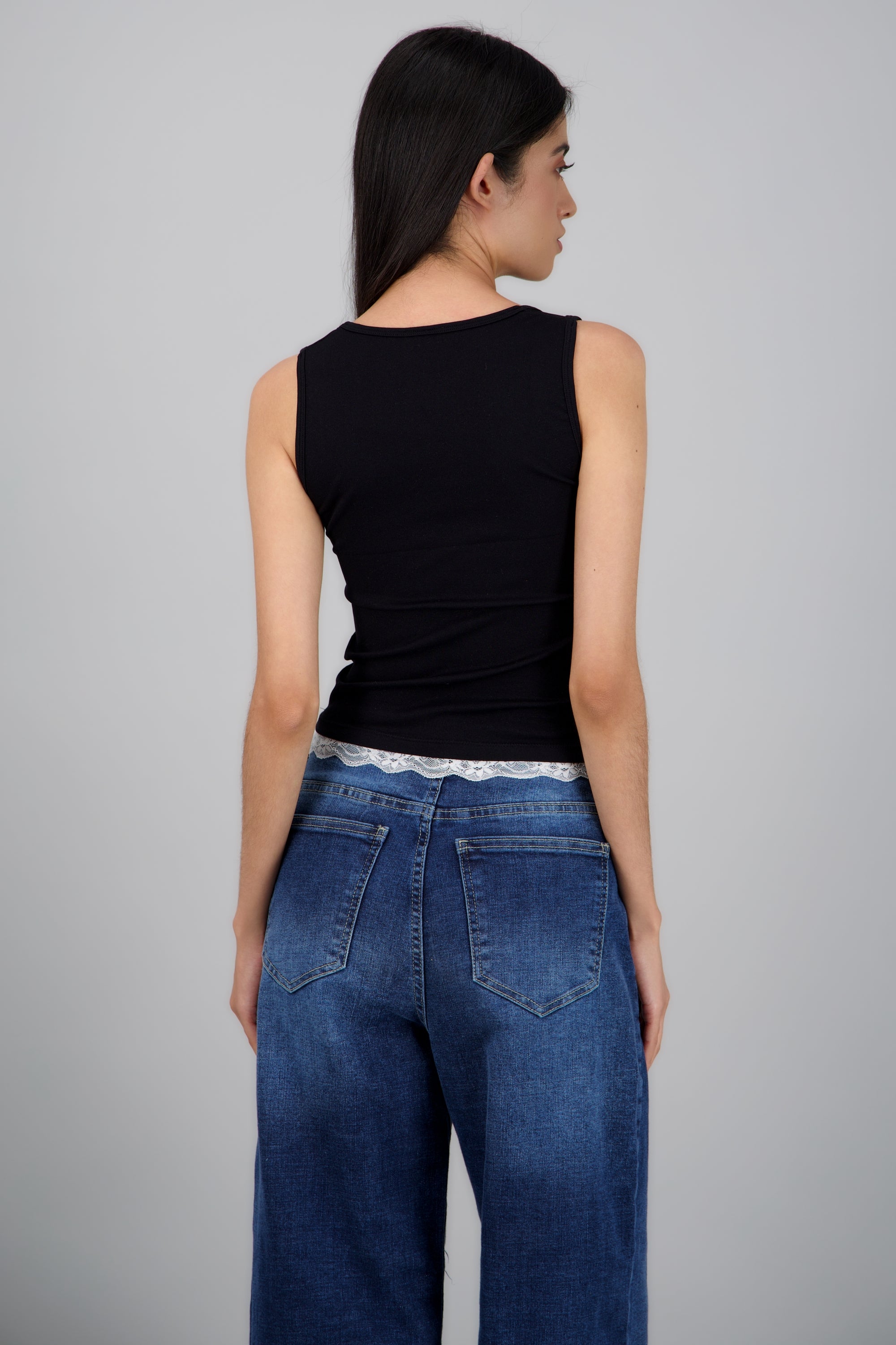 Top seamles detalle encaje NEGRO COMBO