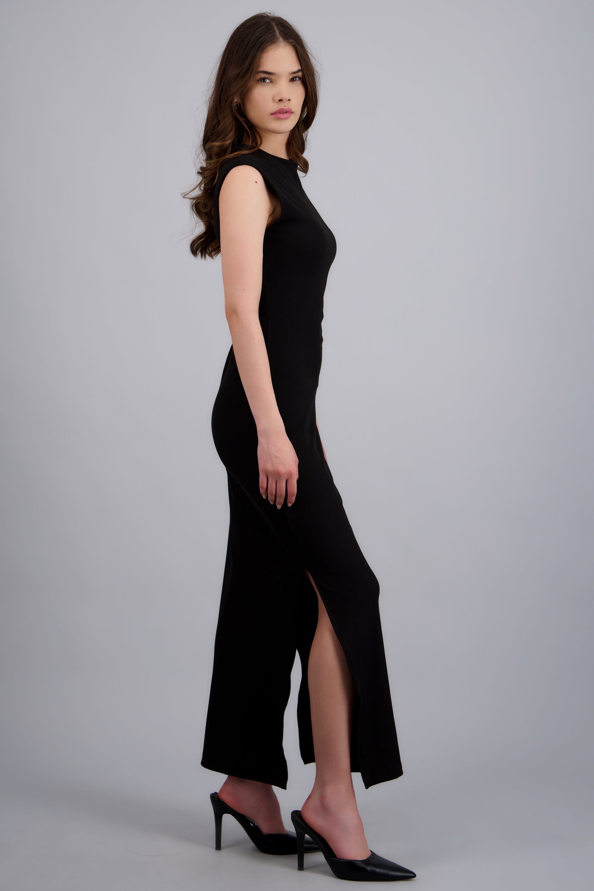 vestido maxi rib manga corta con abertura NEGRO
