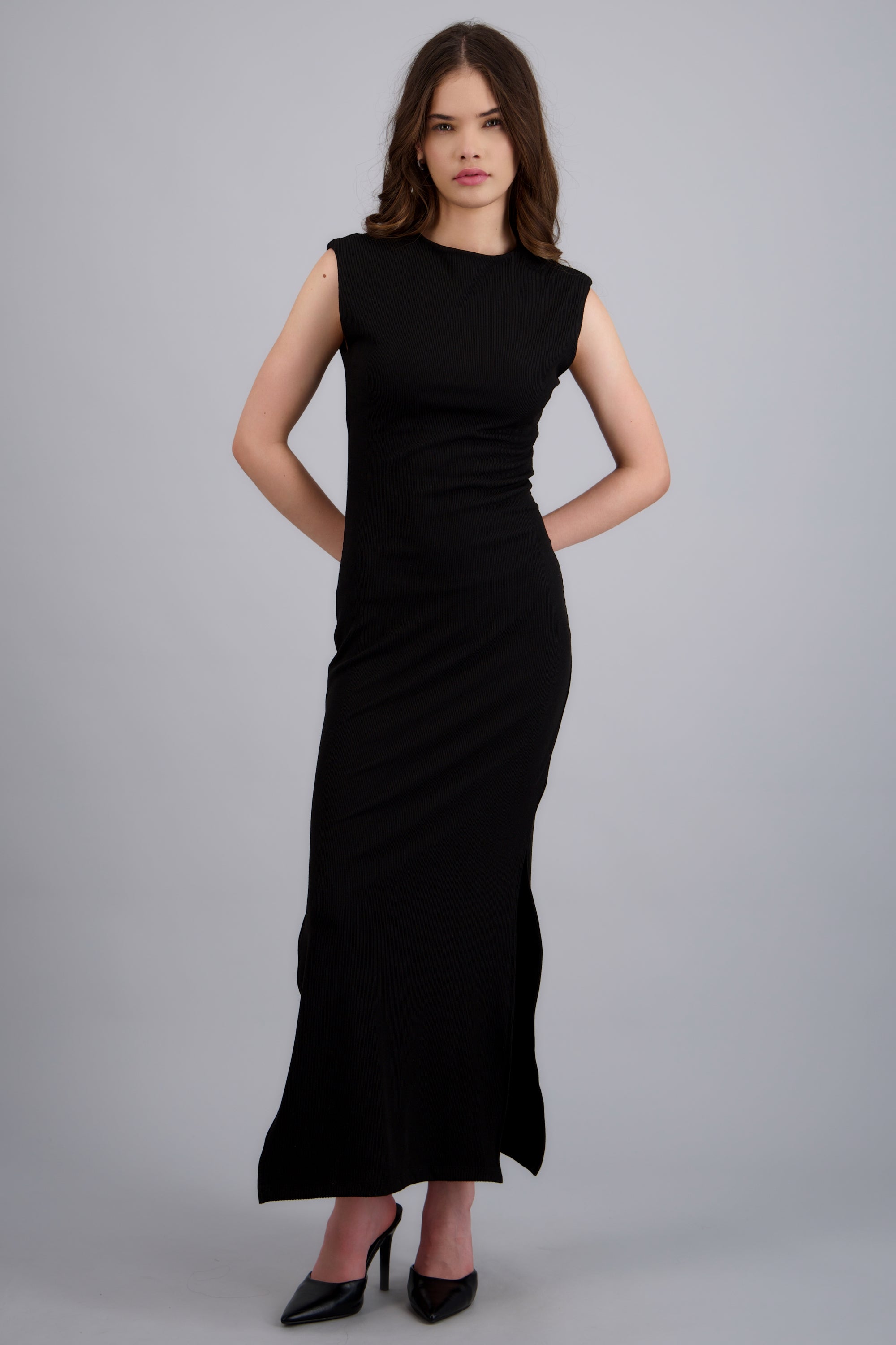 vestido maxi rib manga corta con abertura NEGRO
