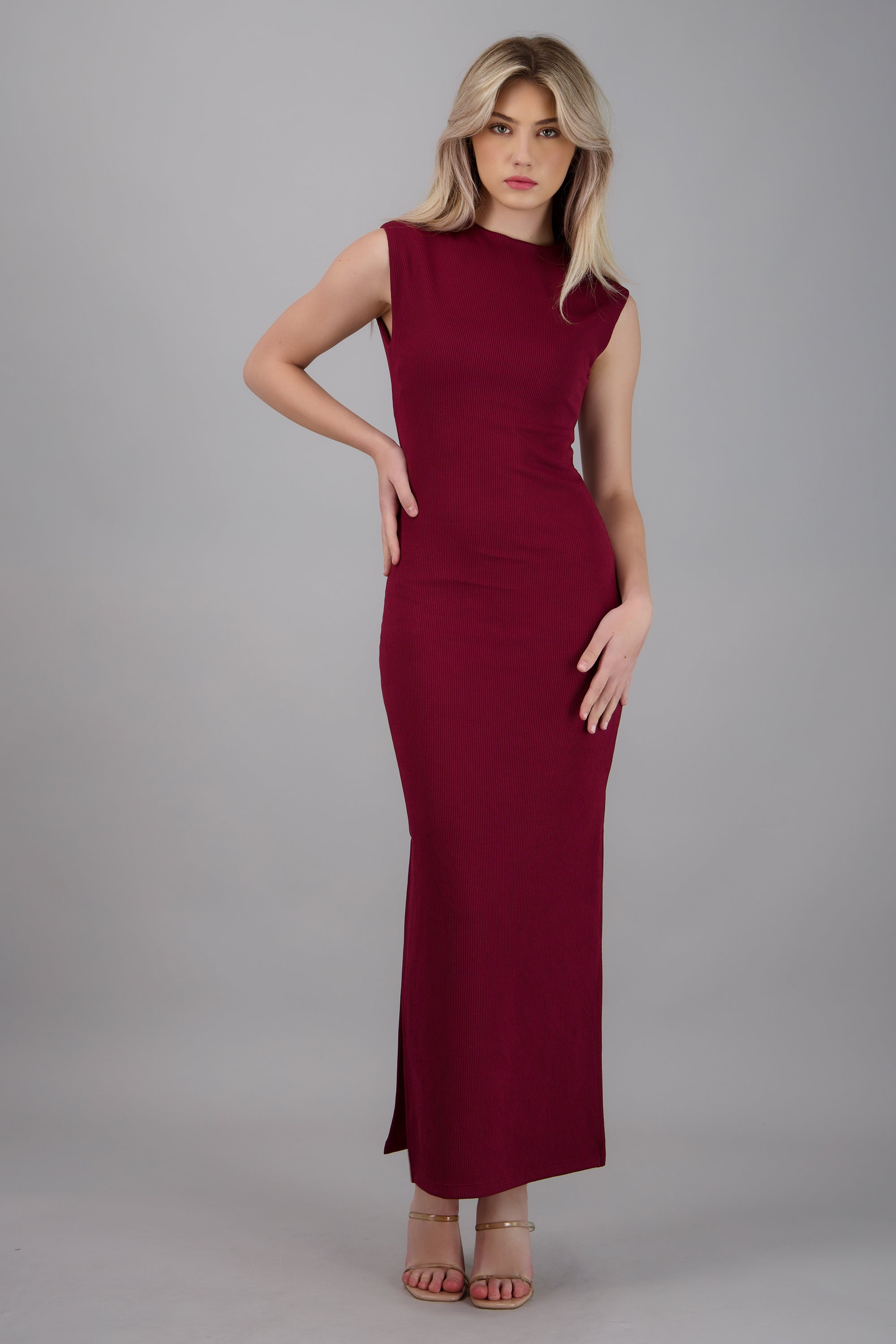 vestido maxi rib manga corta con abertura VINO