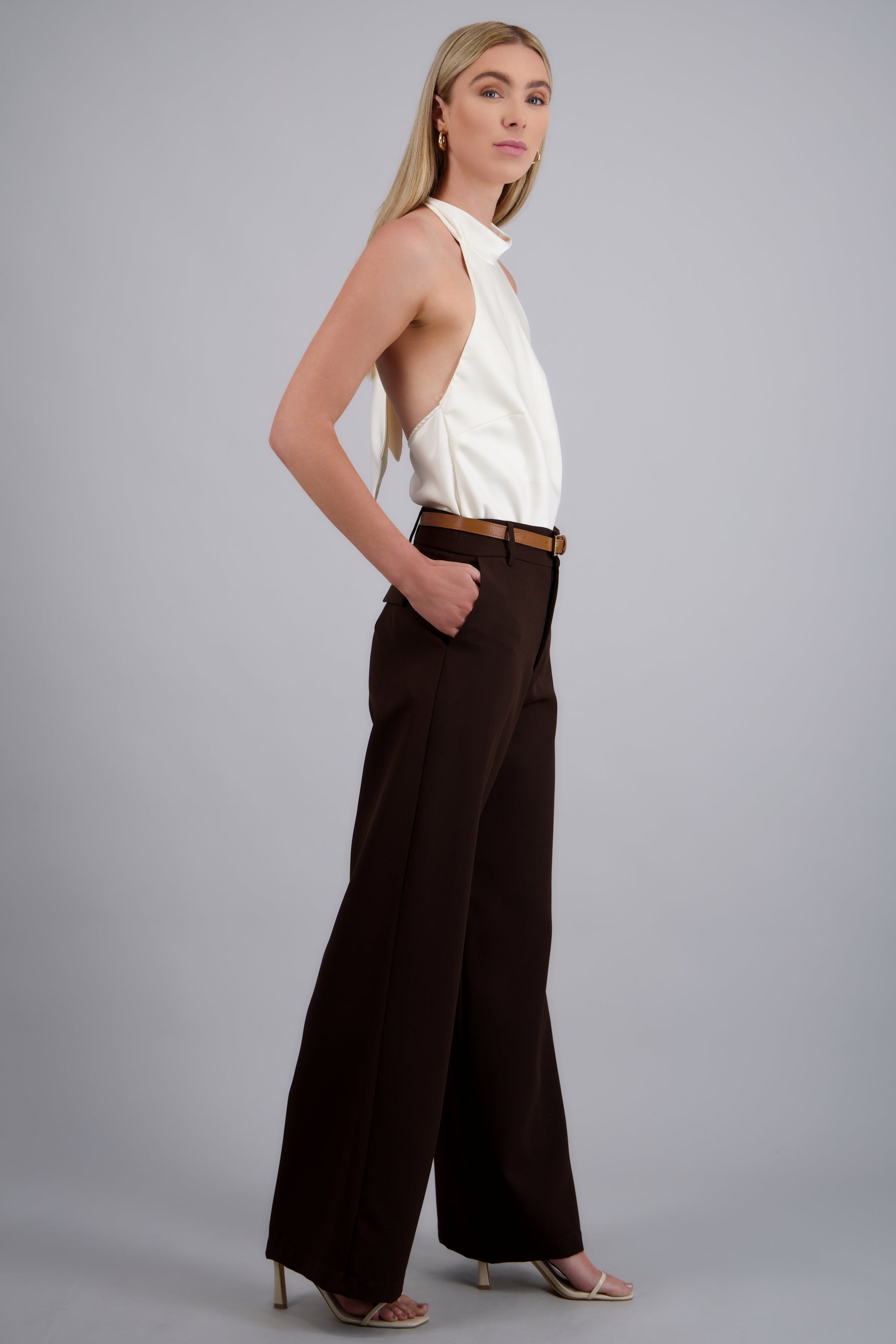 Pantalon sastreado detalle cinturon CHOCOLATE