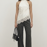 Top halter amarre satinado detalle encaje