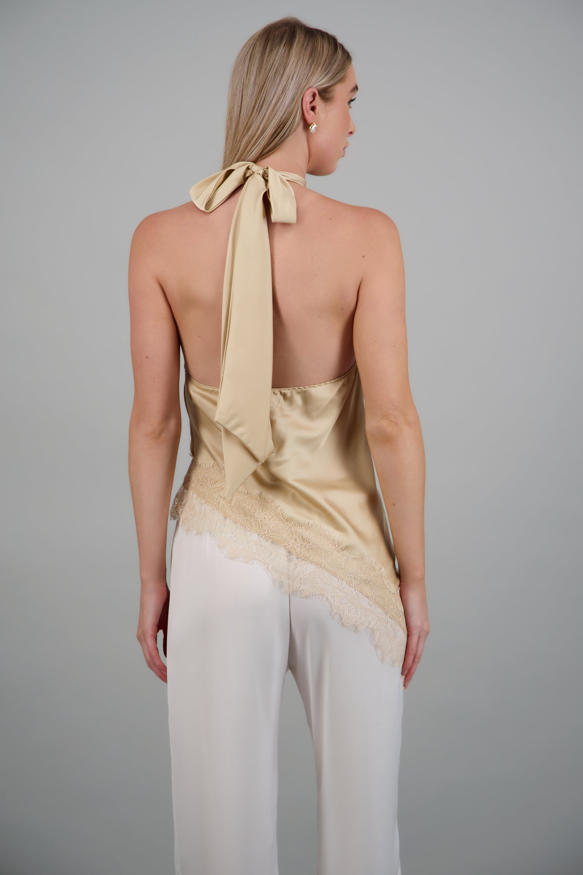 Top halter amarre satinado detalle encaje ARENA