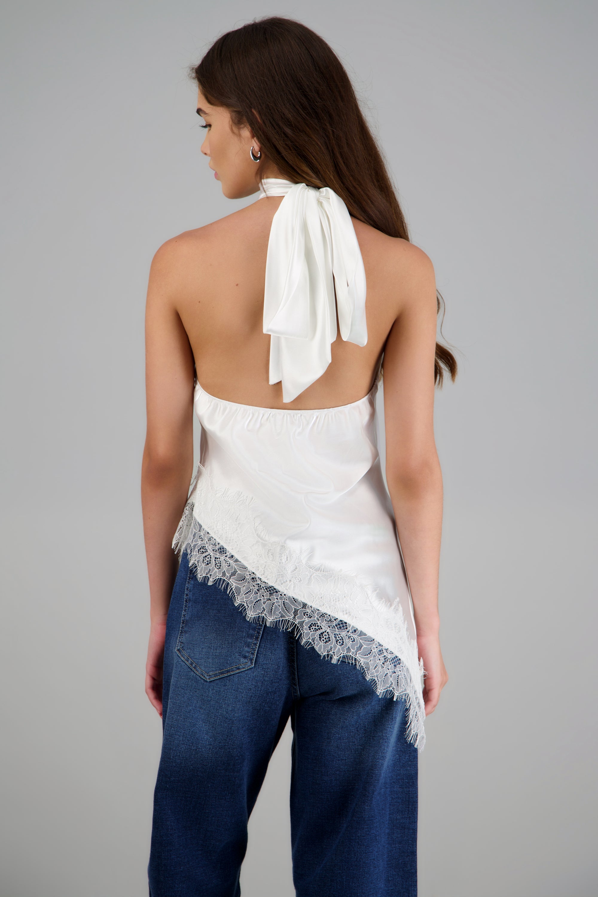 Top halter amarre satinado detalle encaje BLANCO