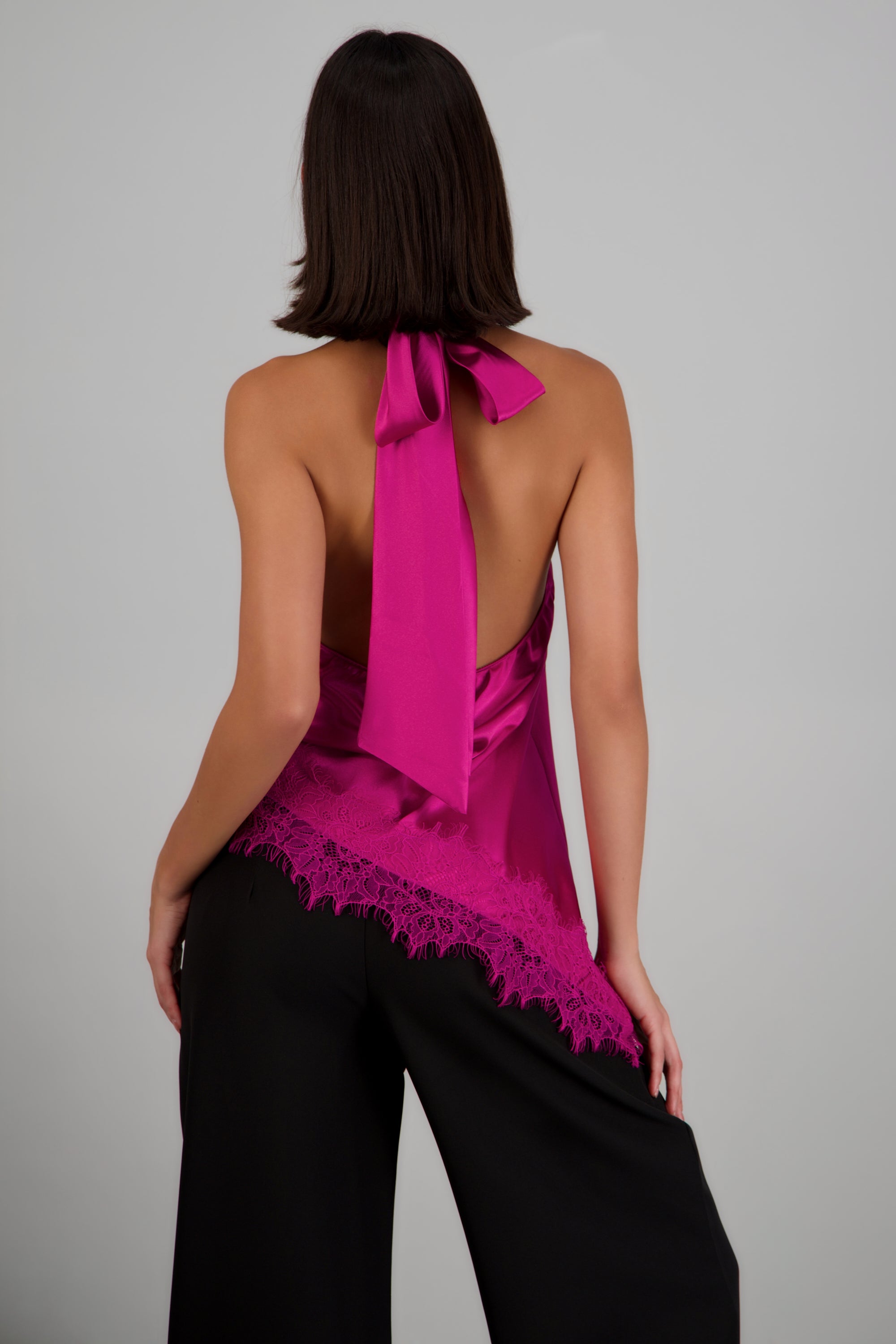 Top halter amarre satinado detalle encaje MAGENTA