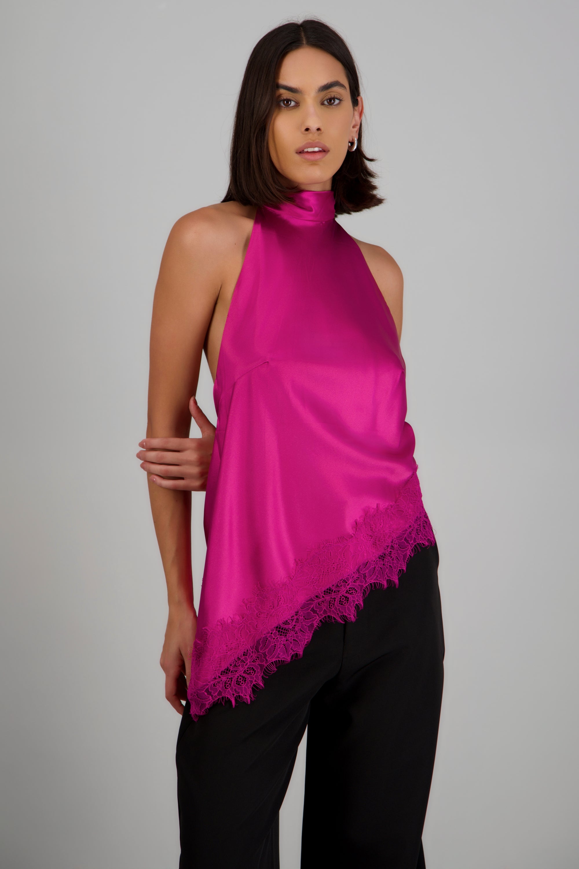 Top halter amarre satinado detalle encaje MAGENTA