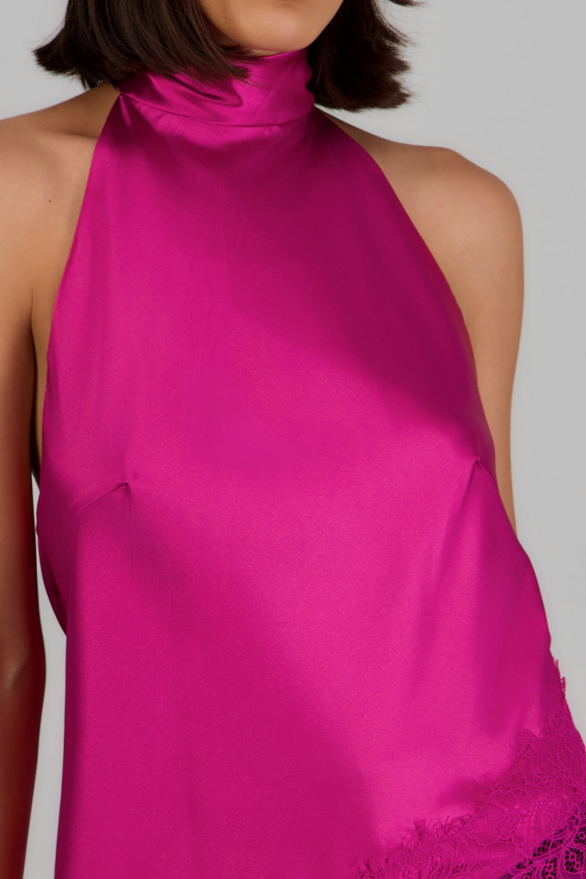 Top halter amarre satinado detalle encaje MAGENTA