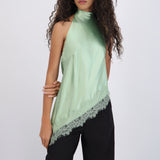 Top halter amarre satinado detalle encaje